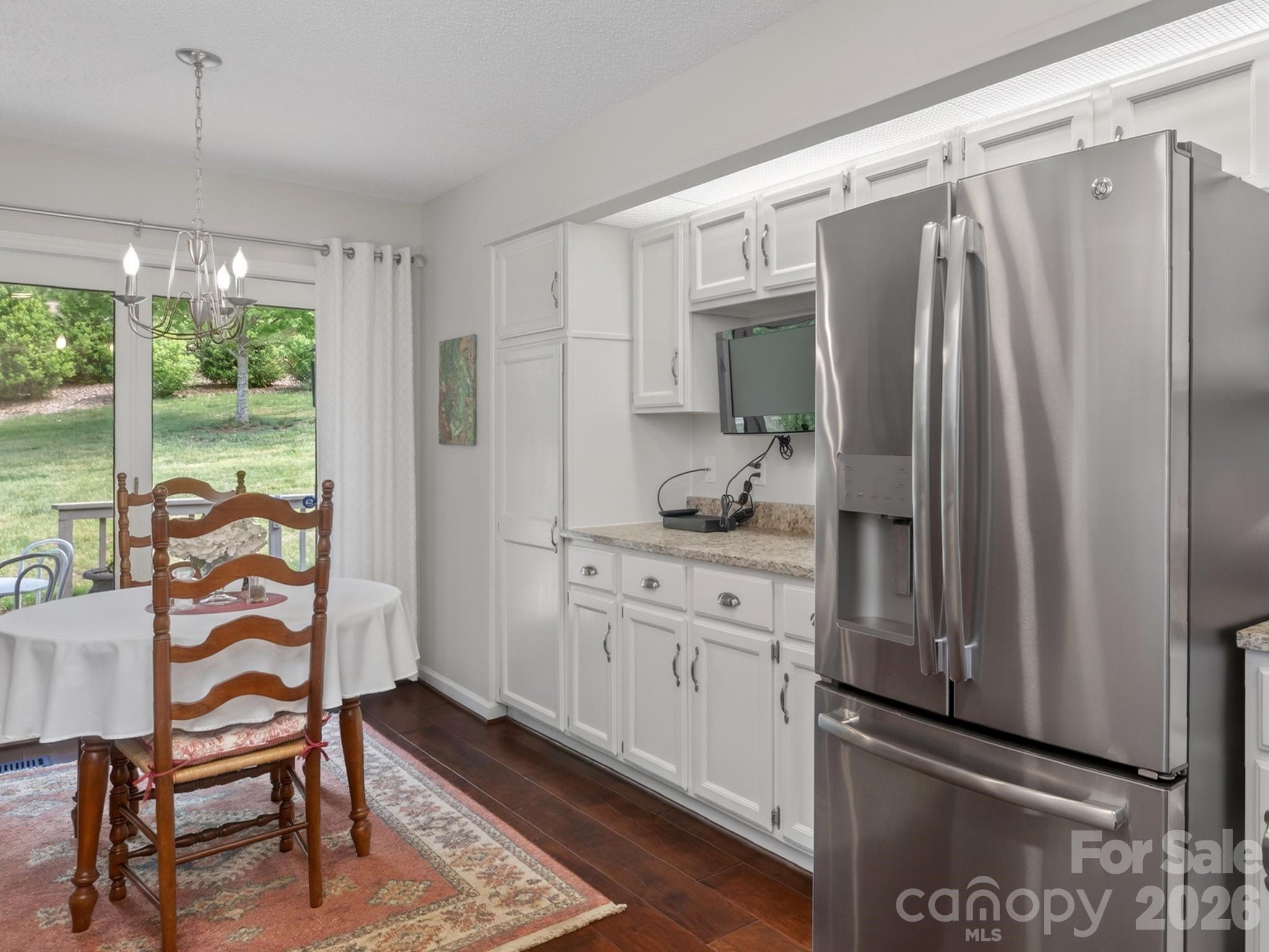 Townhouse at 136 Deerlake Drive, Asheville, photo 18 of 47