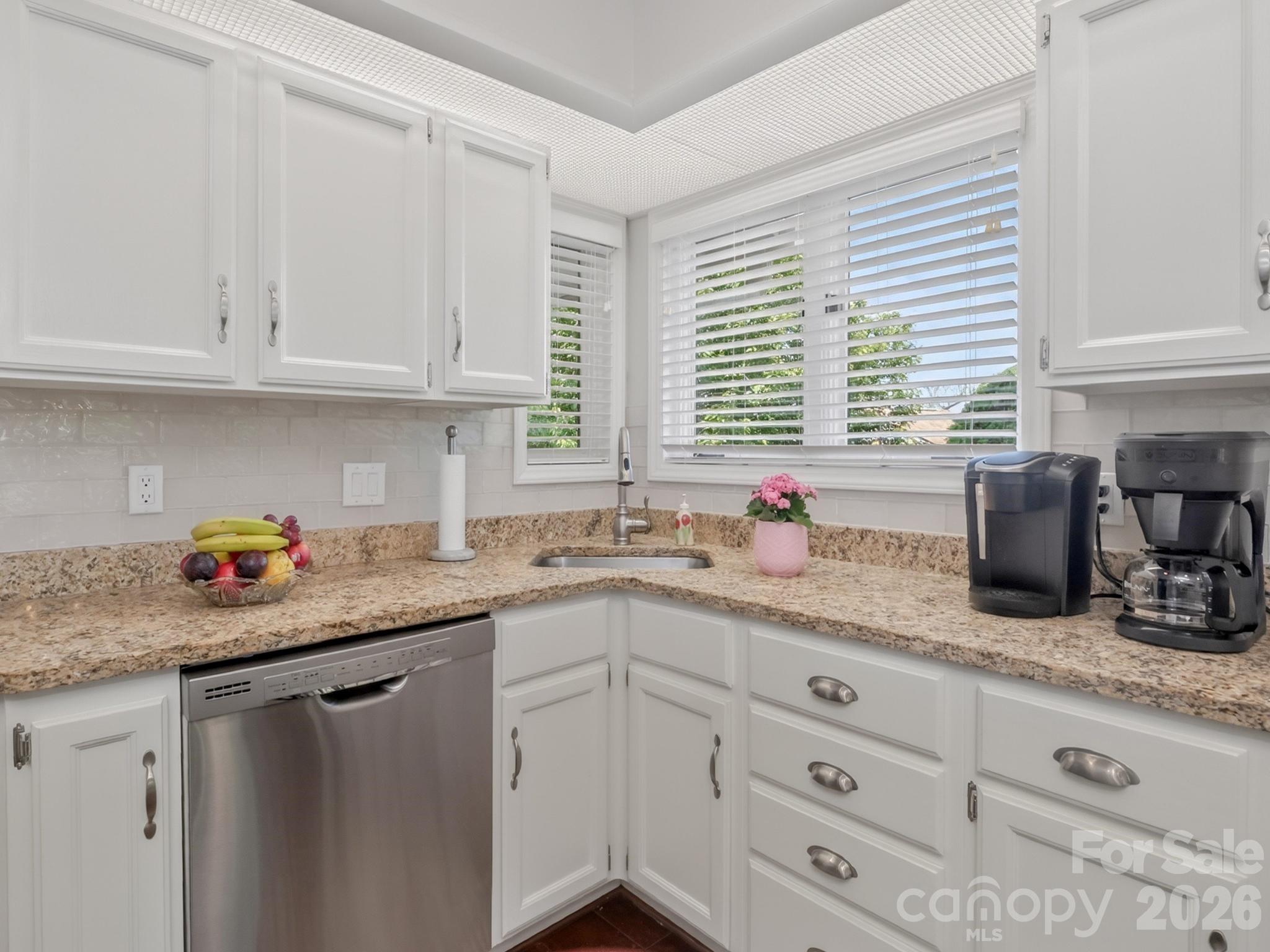 Townhouse at 136 Deerlake Drive, Asheville, photo 19 of 47