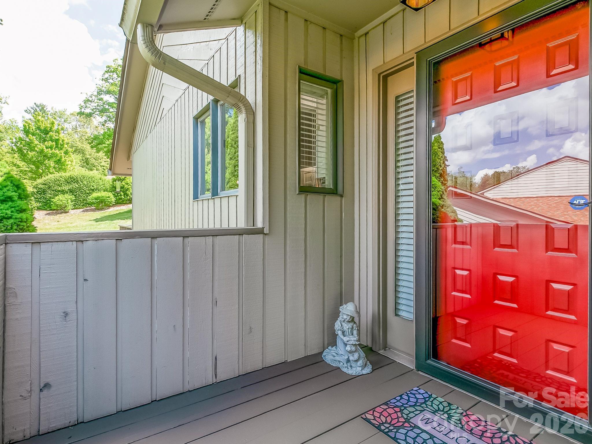 Townhouse at 136 Deerlake Drive, Asheville, photo 26 of 47