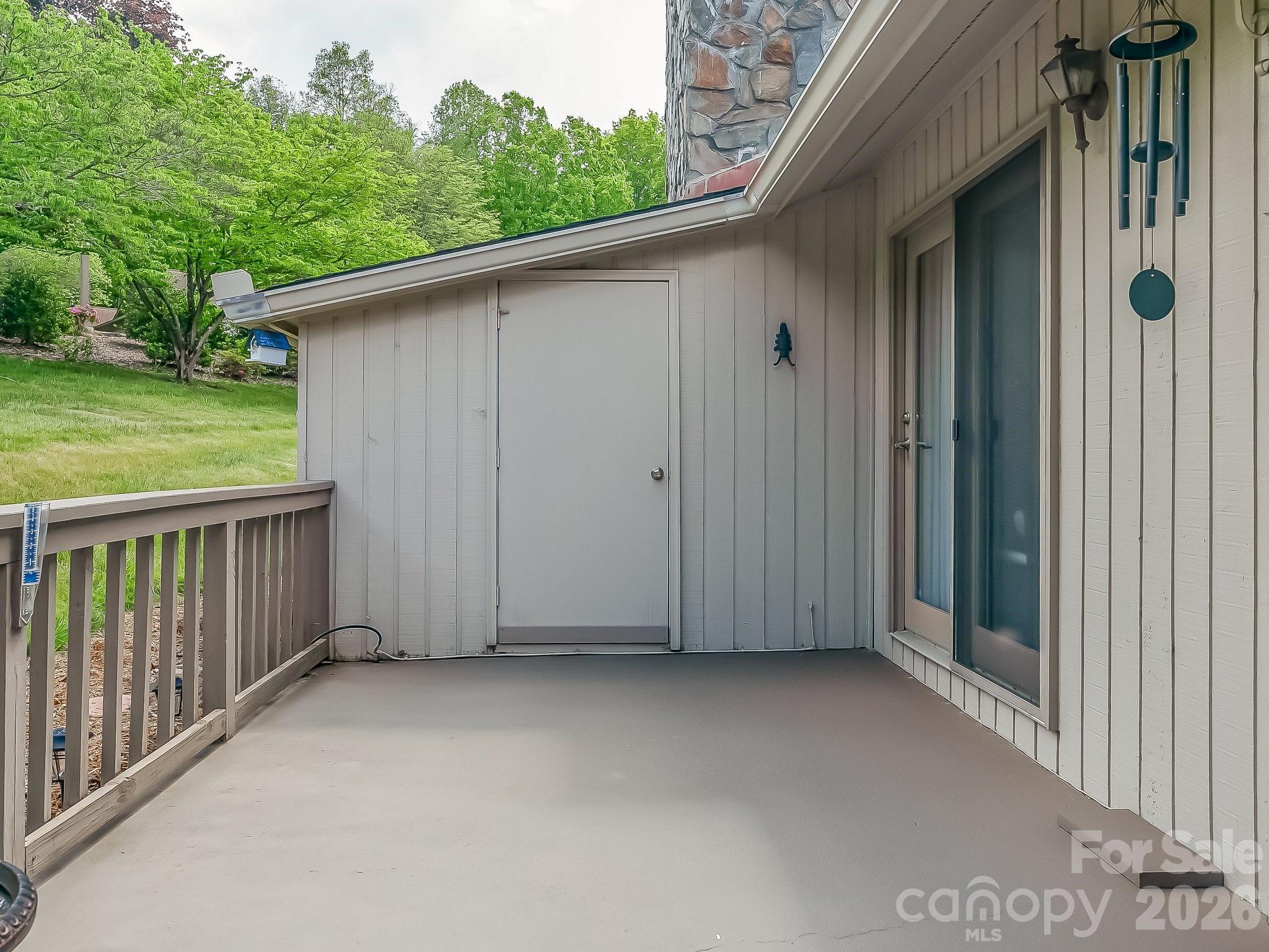 Townhouse at 136 Deerlake Drive, Asheville, photo 29 of 47