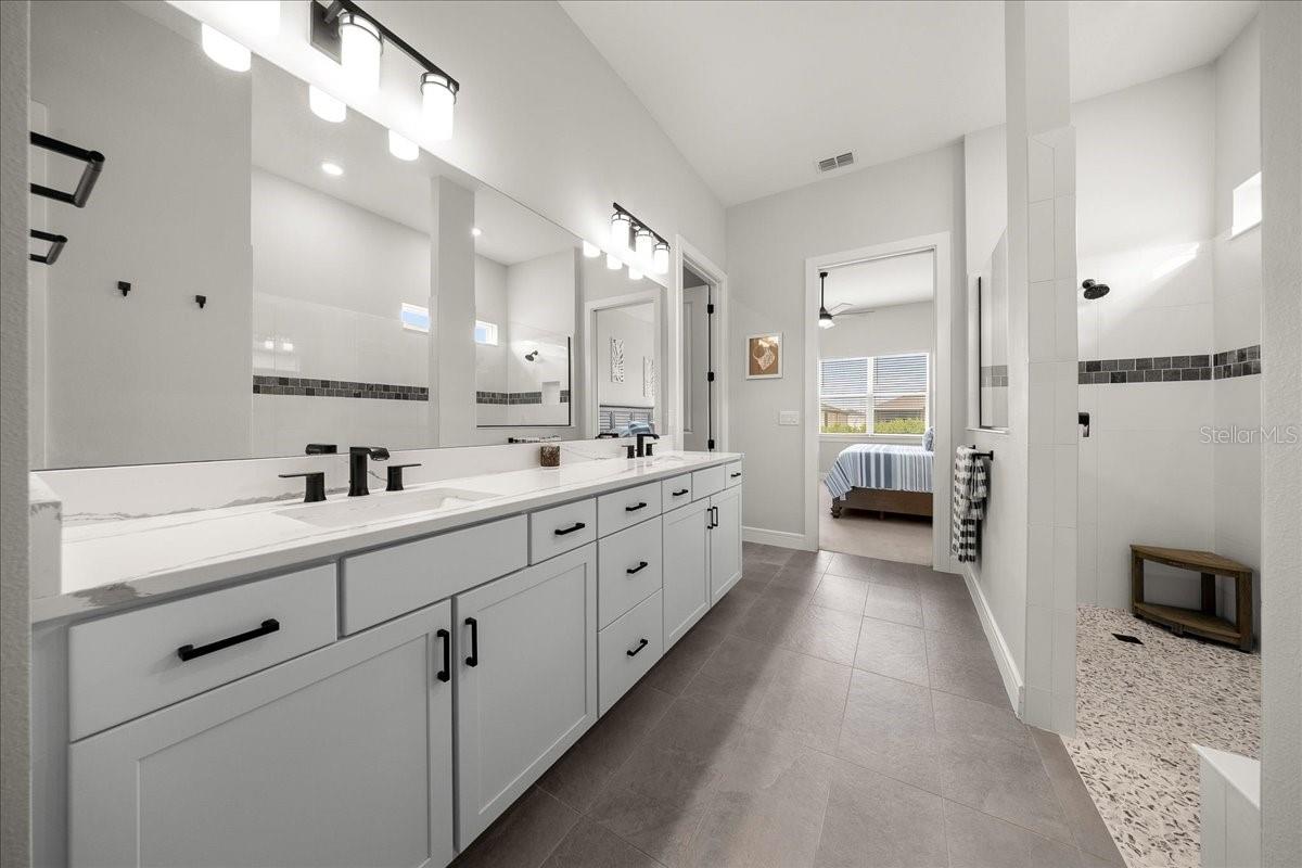 Owner's Ensuite Bathroom - 6015 SW 86TH CIR, OCALA