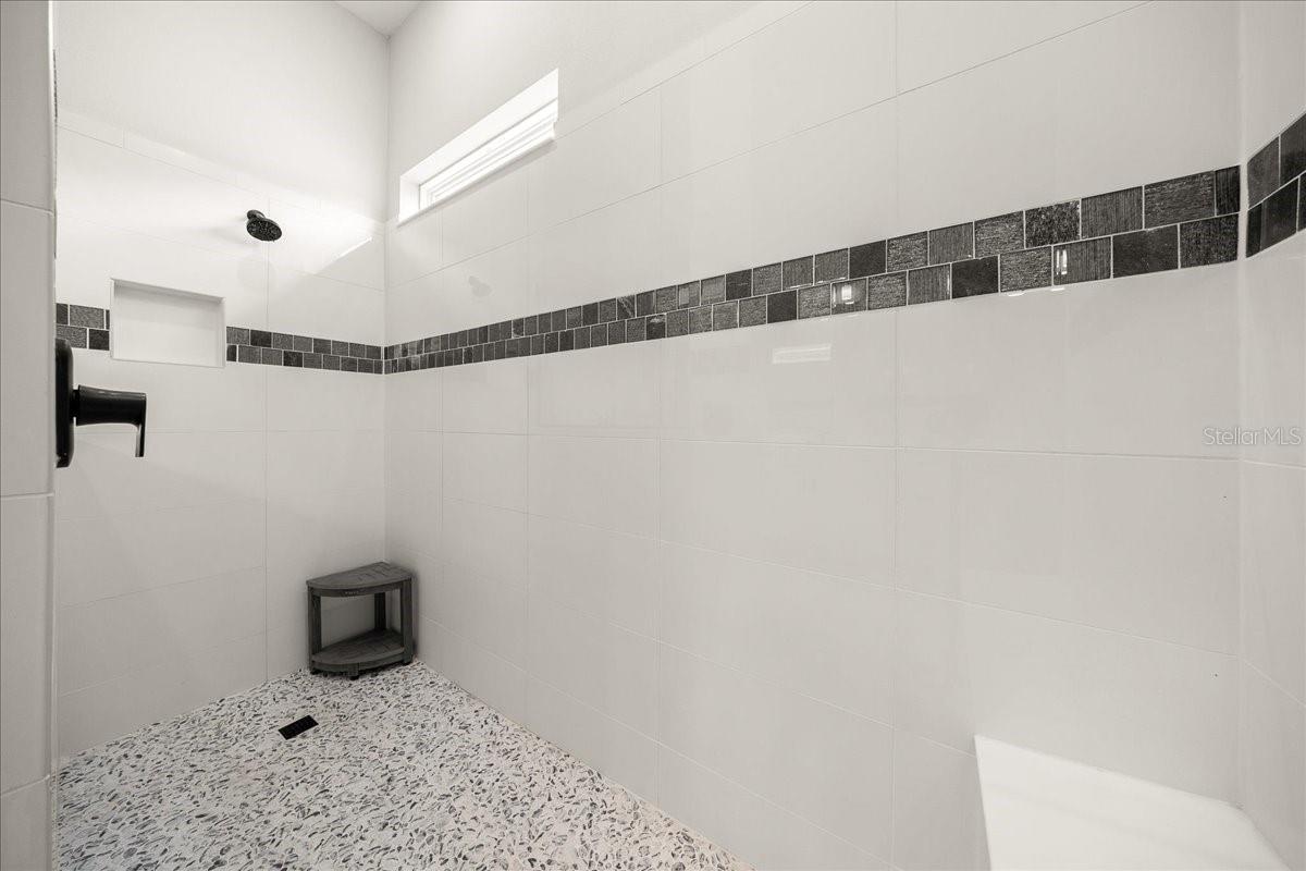 Owner's Ensuite Bathroom - 6015 SW 86TH CIR, OCALA