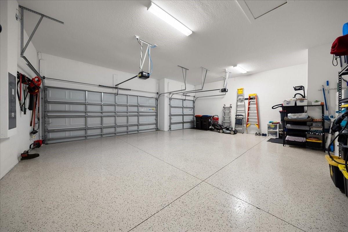 3 Car Garage with Epoxy Flooring - 6015 SW 86TH CIR, OCALA