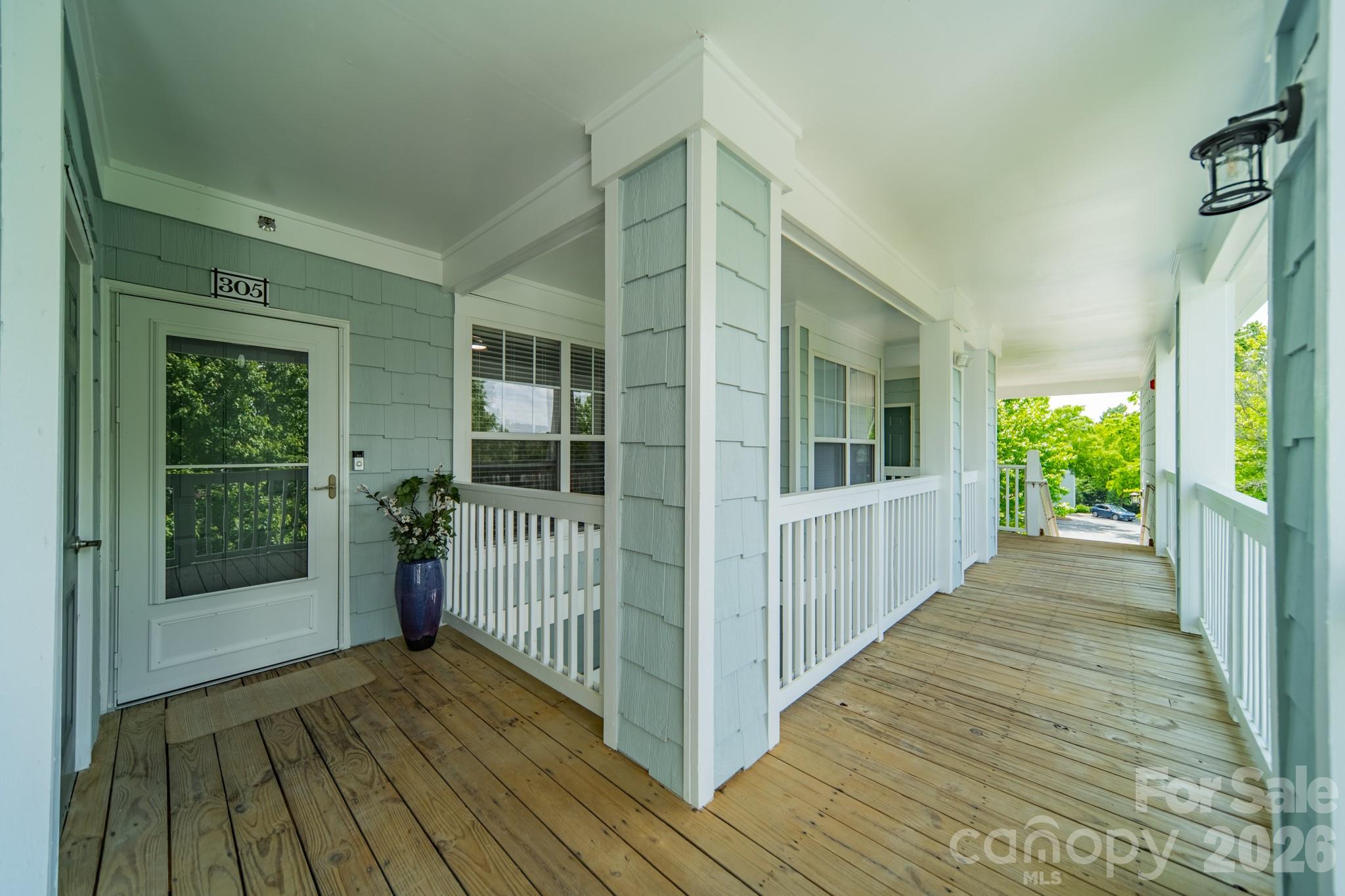 Front entry area. - 18736 Nautical Drive, Cornelius