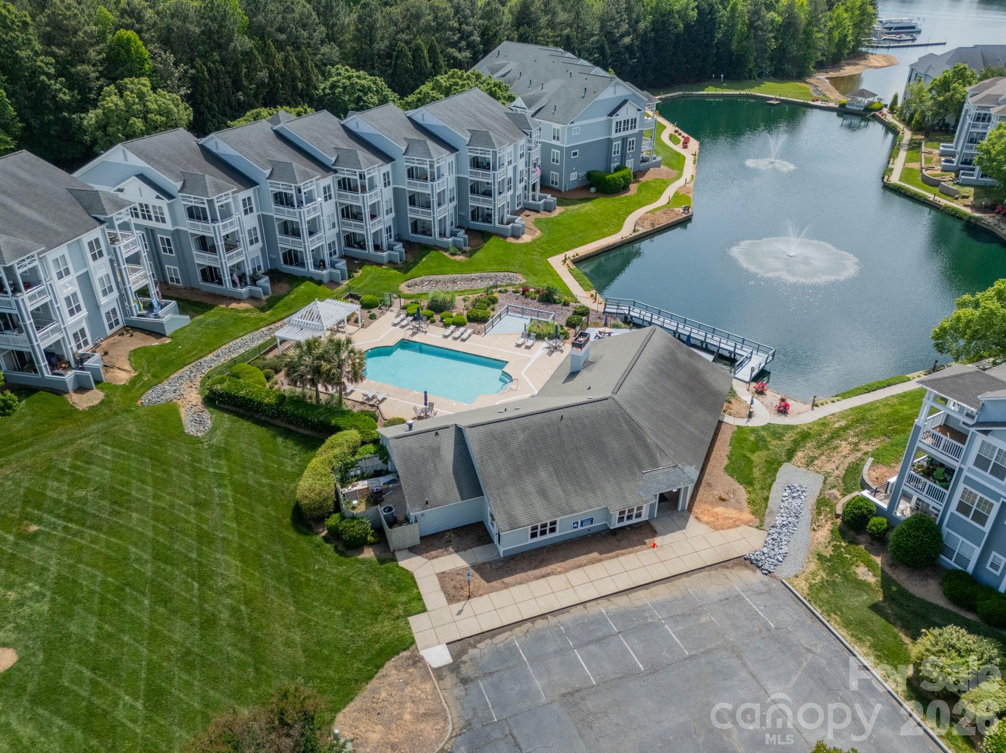 Condominium at 18736 Nautical Drive, Cornelius, photo 38 of 47