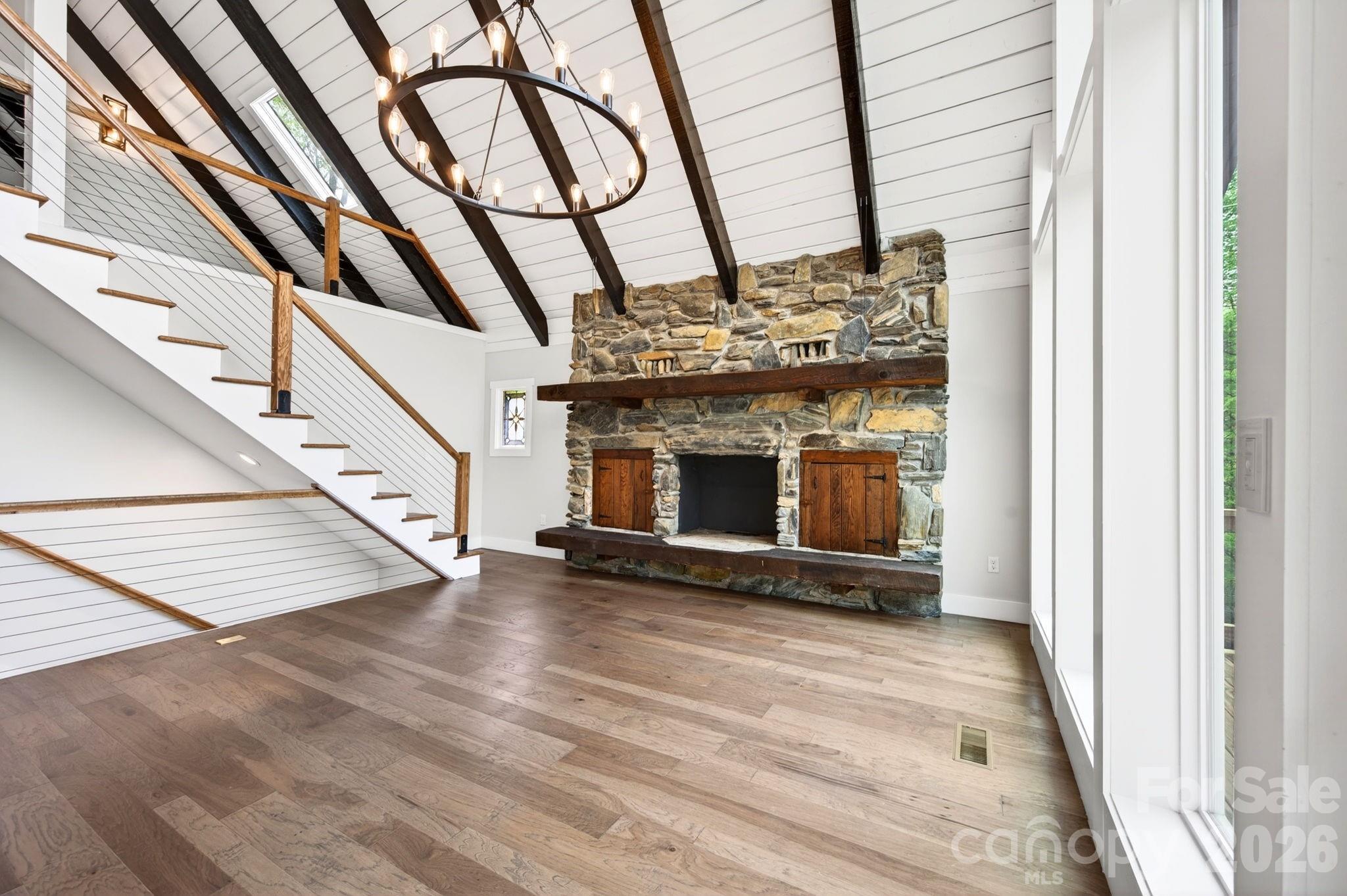 Single Family Residence at 93 Horse Ring Drive, Burnsville, photo 10 of 37