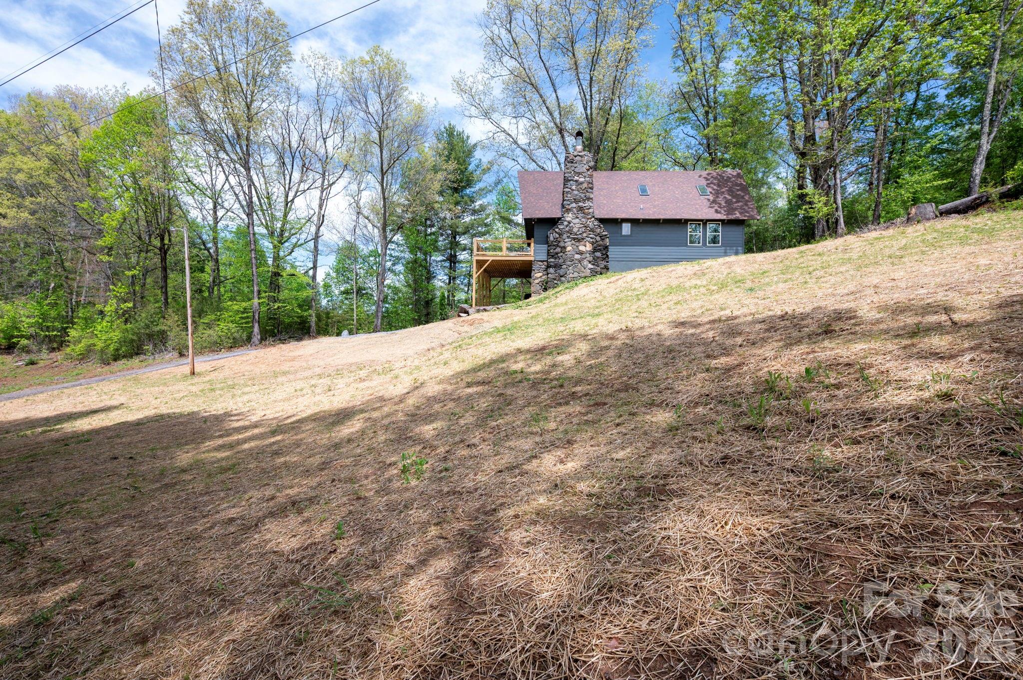 Single Family Residence at 93 Horse Ring Drive, Burnsville, photo 30 of 37