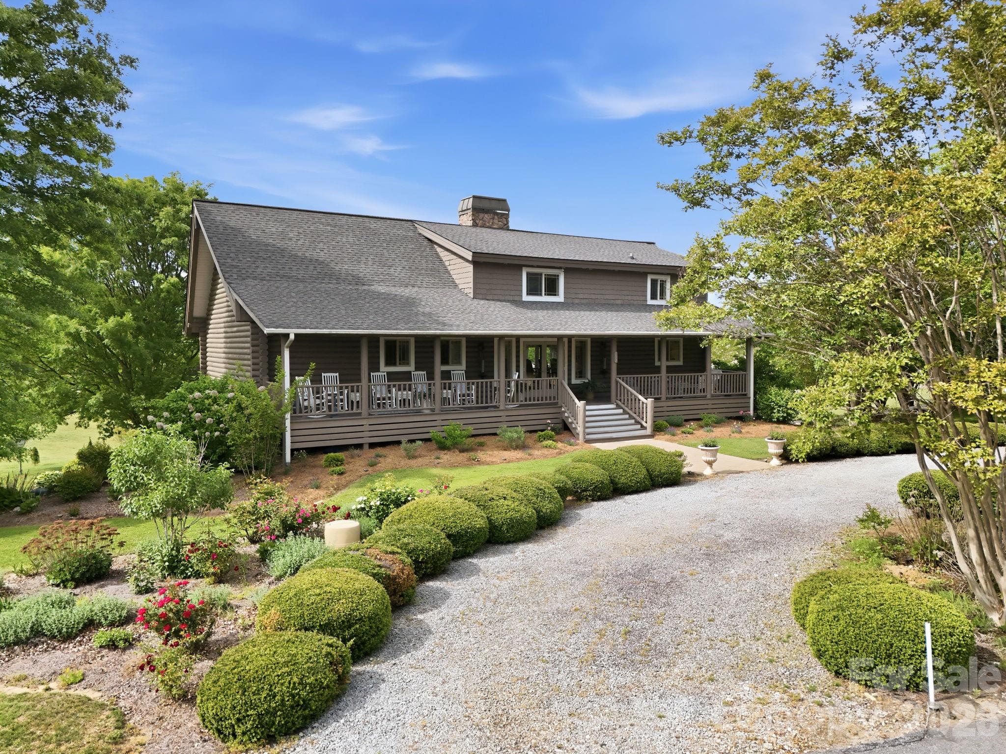 Front Circular Drive - 112 Sunny Morning Court, Hendersonville