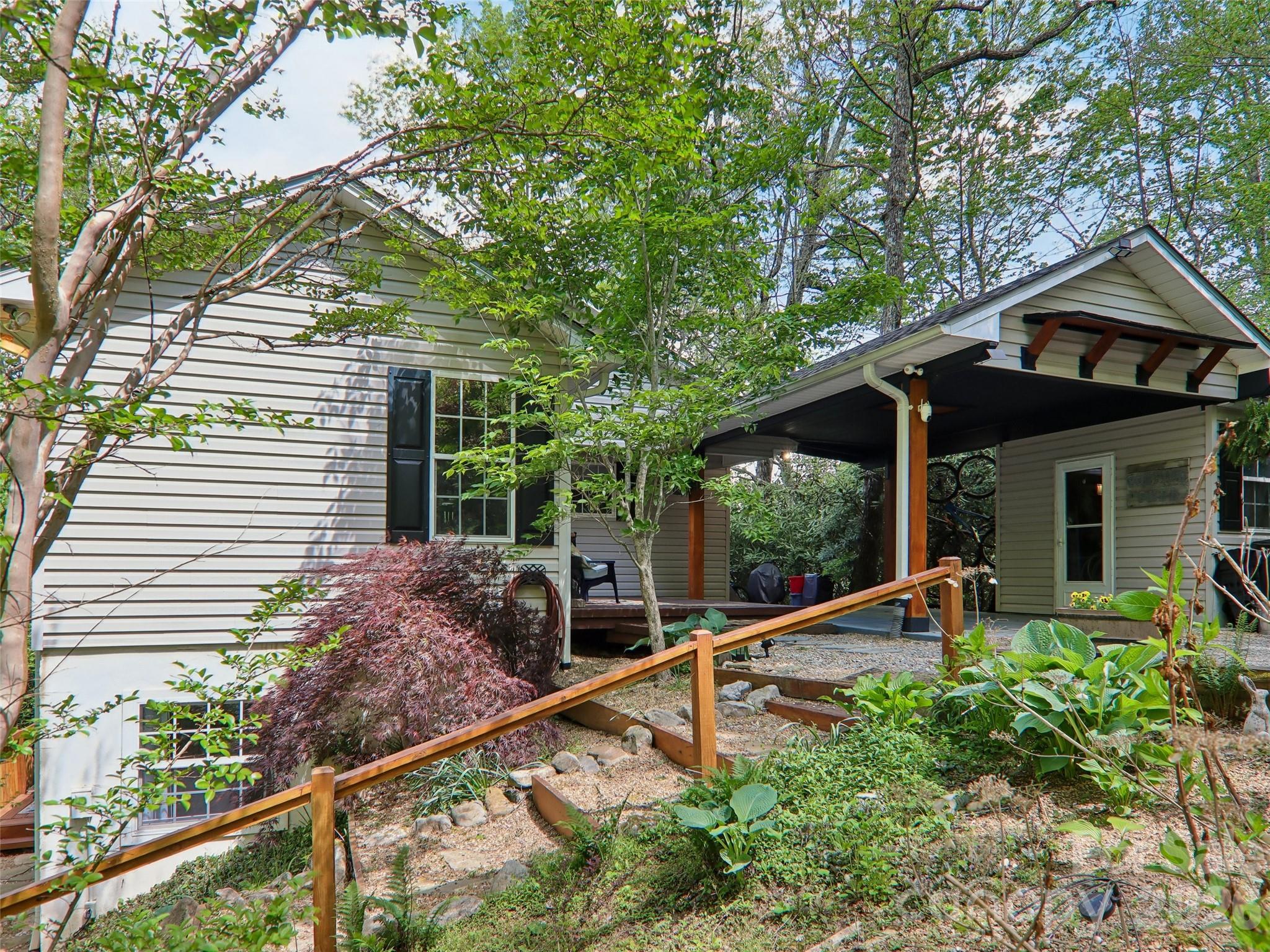 Mountain cottage with low maintenance landscape - 554 Pisgah Forest Drive, Pisgah Forest
