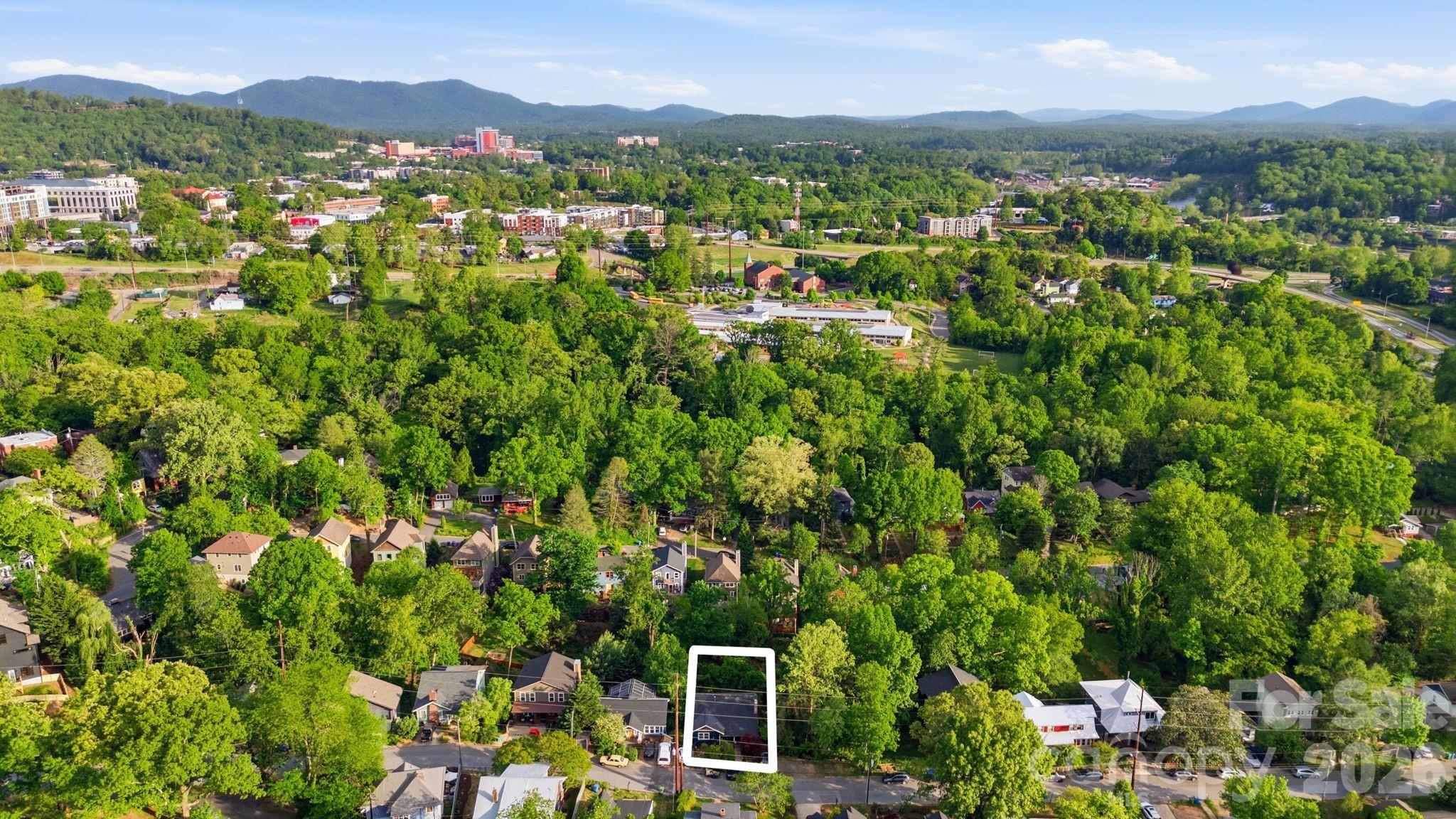 Single Family Residence at 107 Courtland Avenue, Asheville, photo 47 of 48