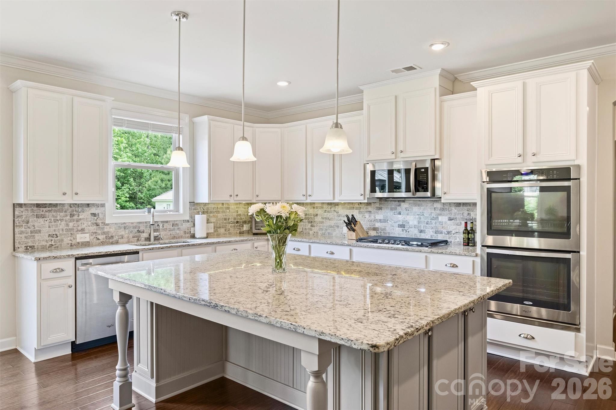 Single Family Residence at 819 Tyne Drive, Fort Mill, photo 14 of 48