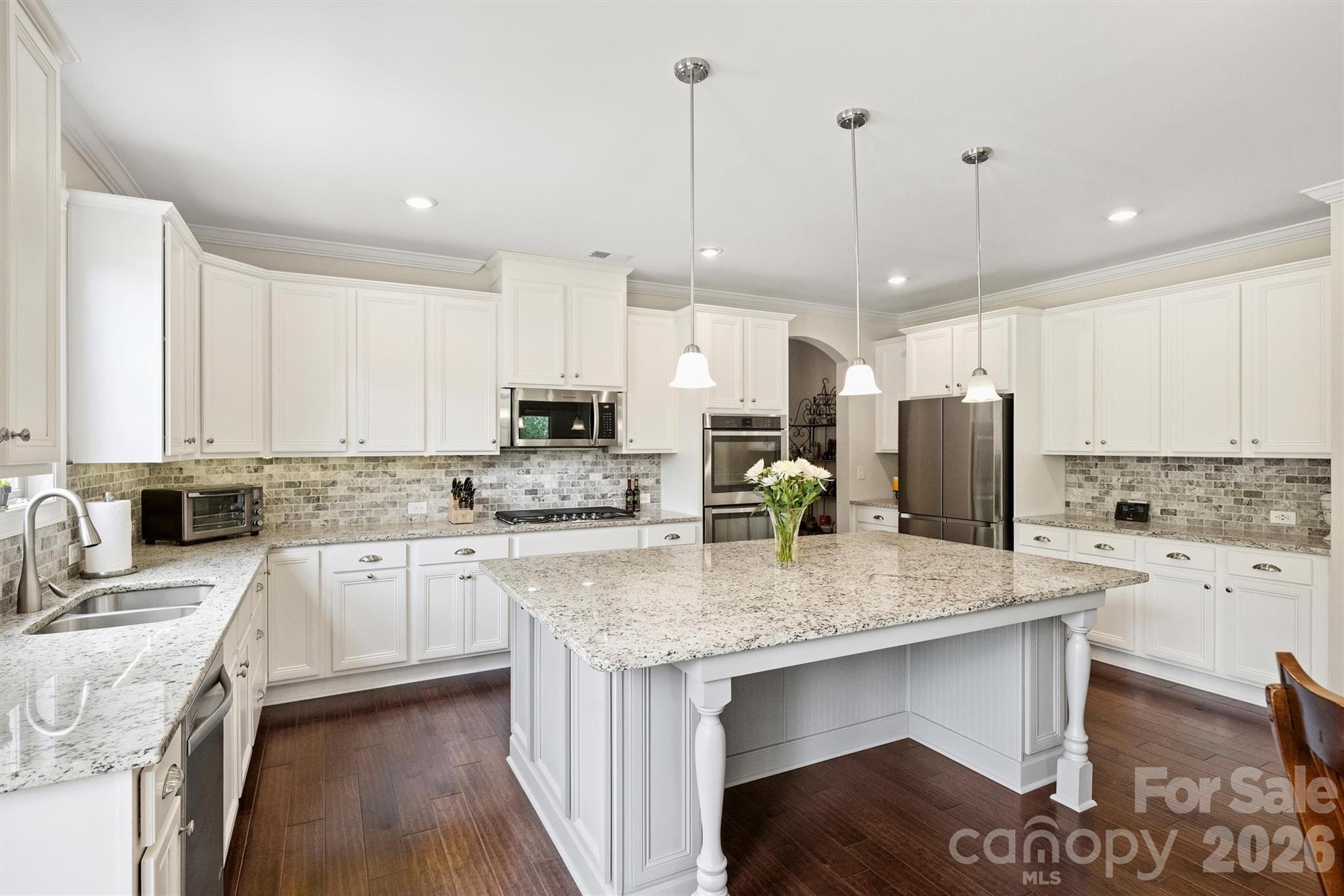 Single Family Residence at 819 Tyne Drive, Fort Mill, photo 16 of 48