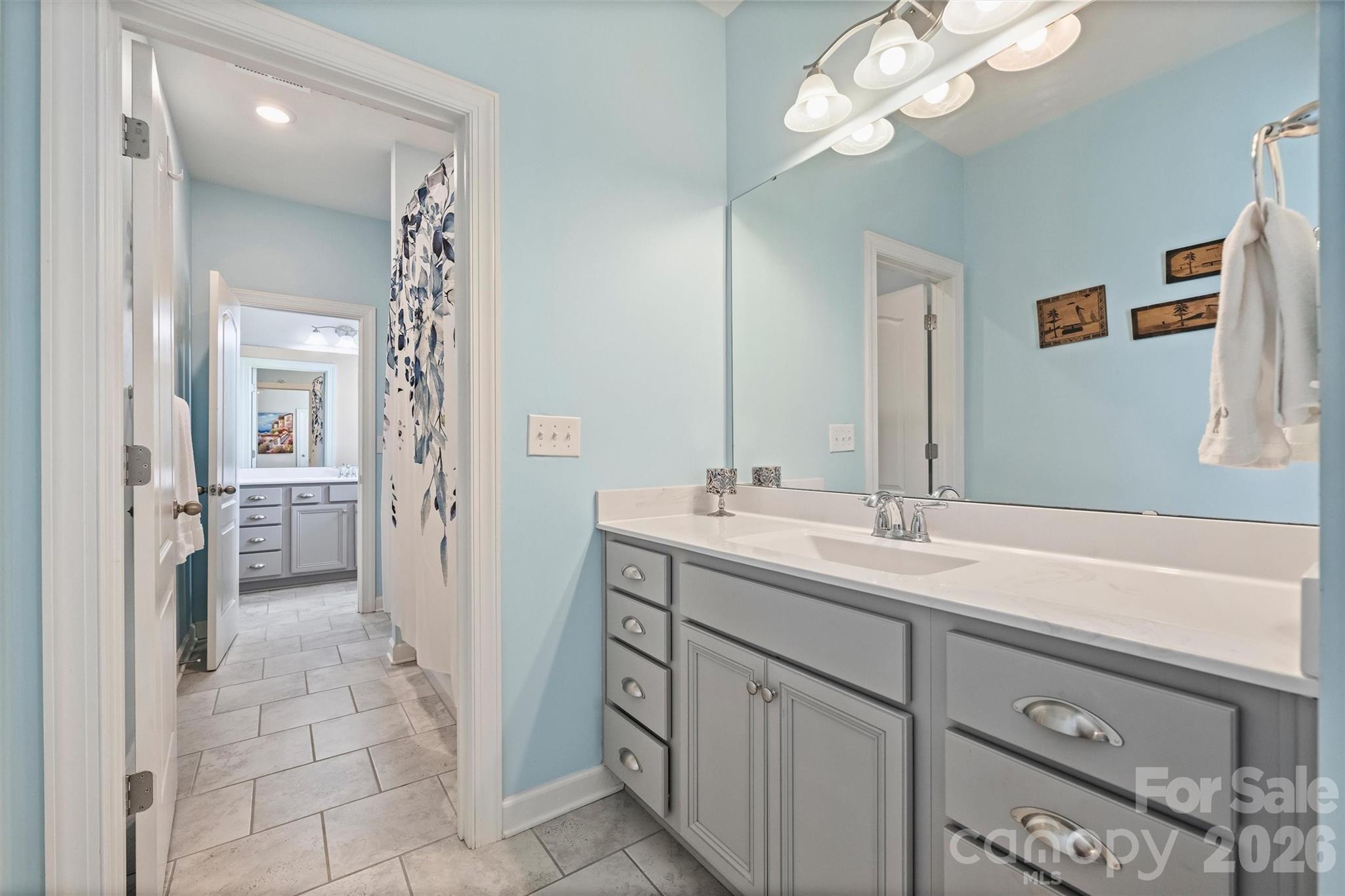 Single Family Residence at 819 Tyne Drive, Fort Mill, photo 34 of 48