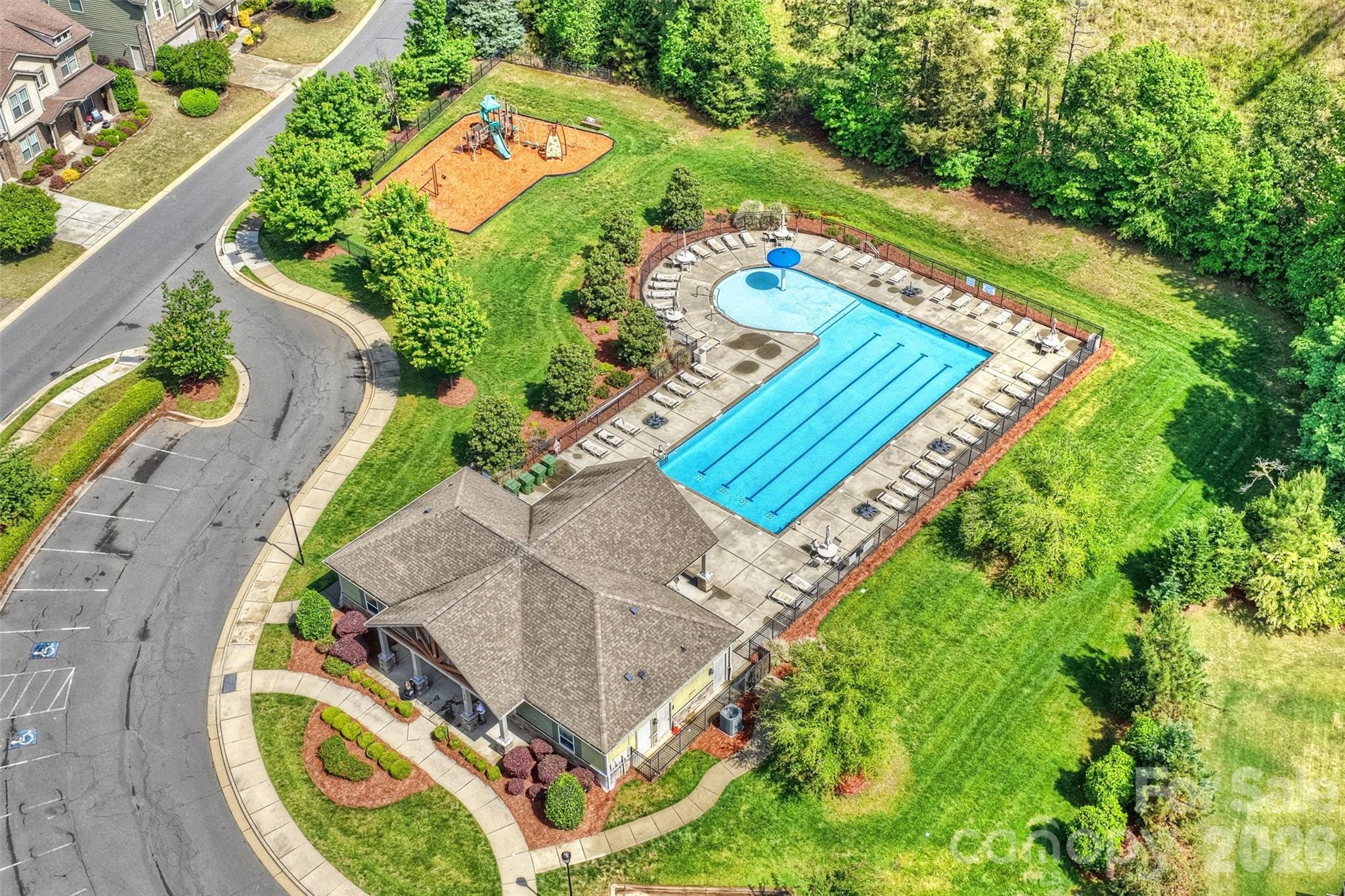 Single Family Residence at 819 Tyne Drive, Fort Mill, photo 47 of 48