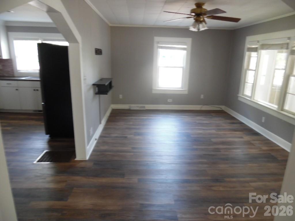 Single Family Residence at 4749 Crowders Crest Drive, Gastonia, photo 2 of 10