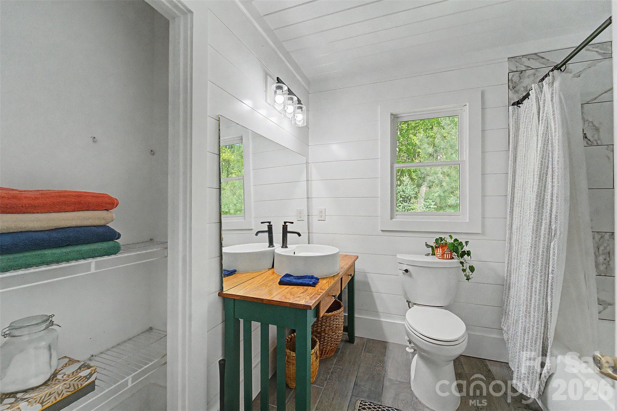 upstairs bathroom - 110 Wyoming Drive, Sylva