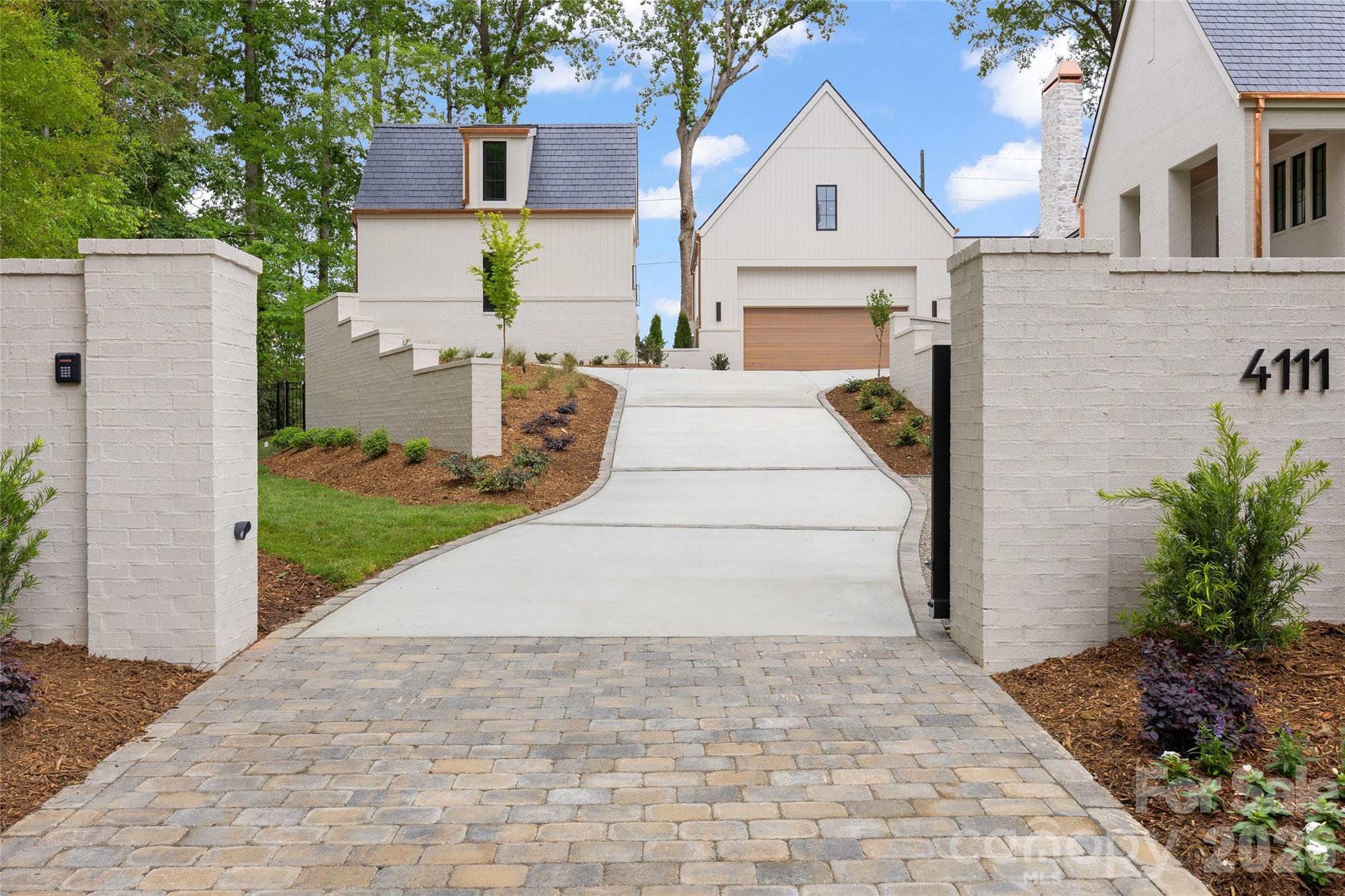 Single Family Residence at 4111 Columbine Circle, Charlotte, photo 4 of 48