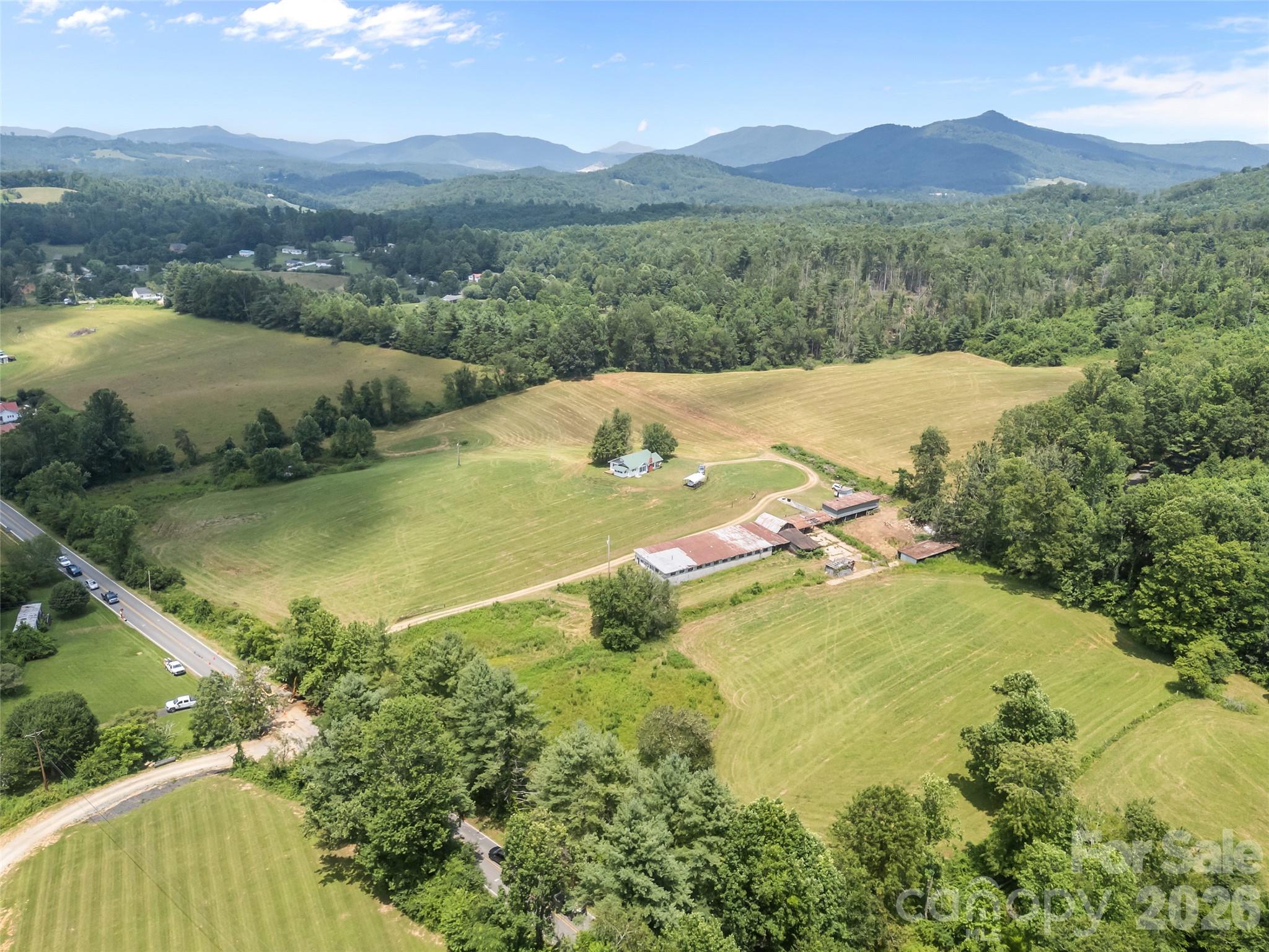Single Family Residence at 1305 Halltown Road, Spruce Pine, photo 14 of 46