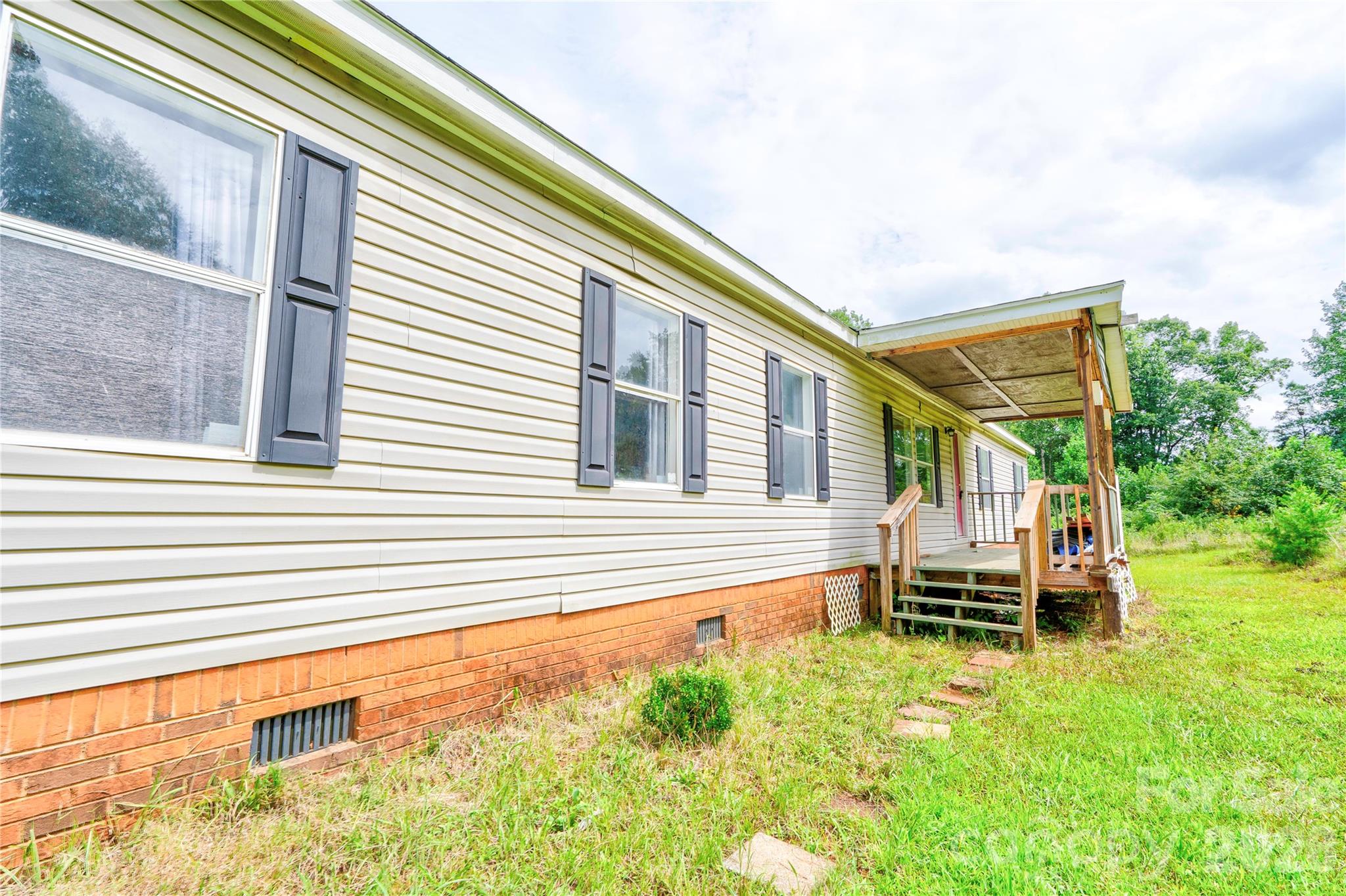 Single Family Residence at 136 Foxhill Drive, Shelby, photo 2 of 23
