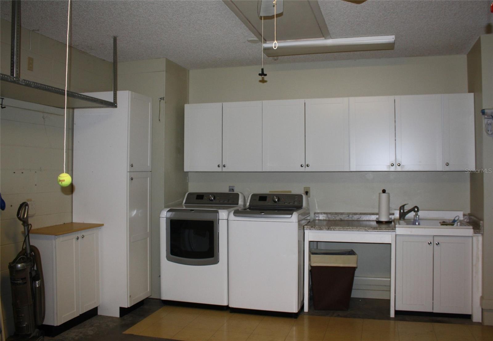 (Maytag) WASHER/DRYER - SINK - 9380 SW 84TH TER #C, OCALA