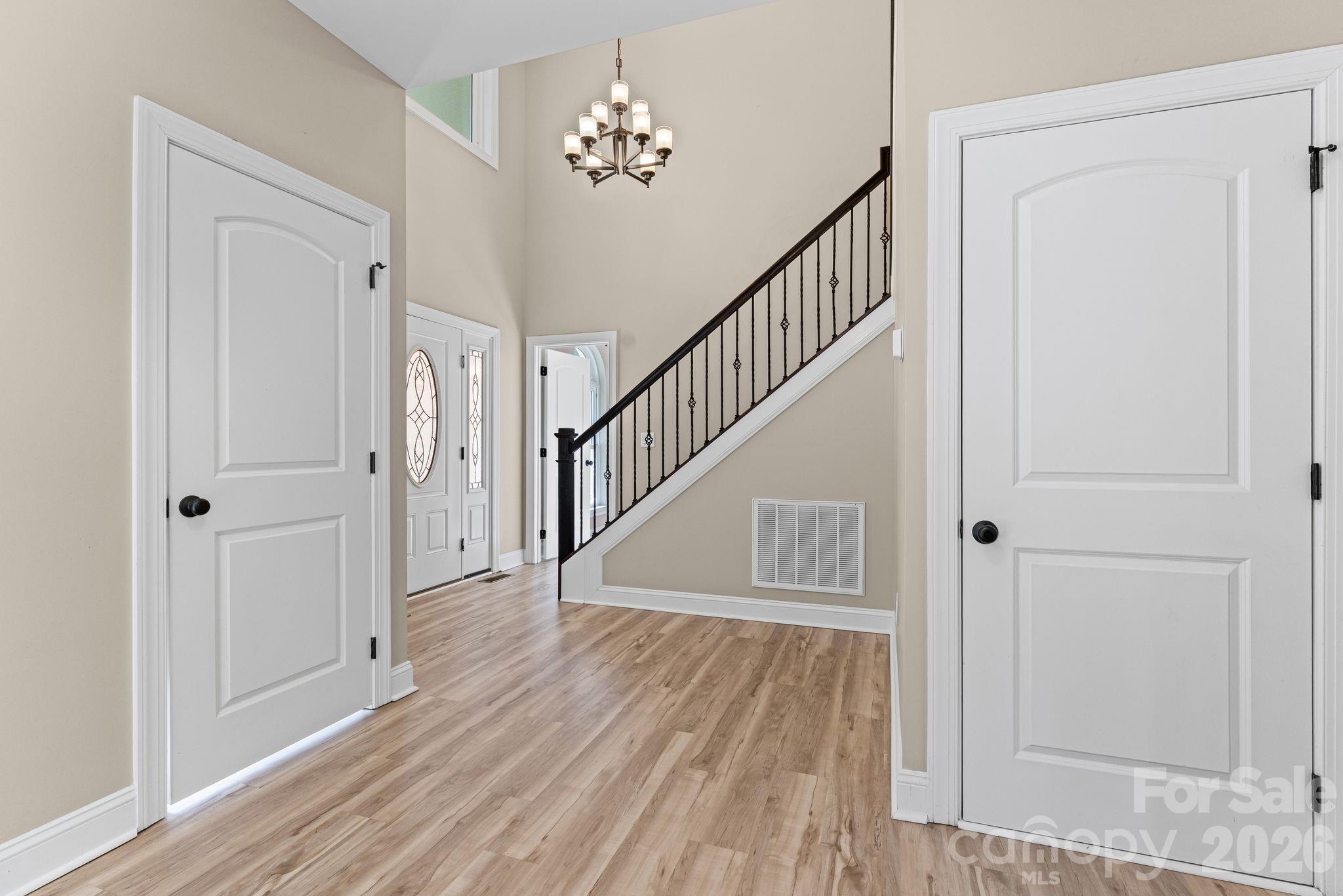 Single Family Residence at 160 Tullyries Lane, Lewisville, photo 5 of 48