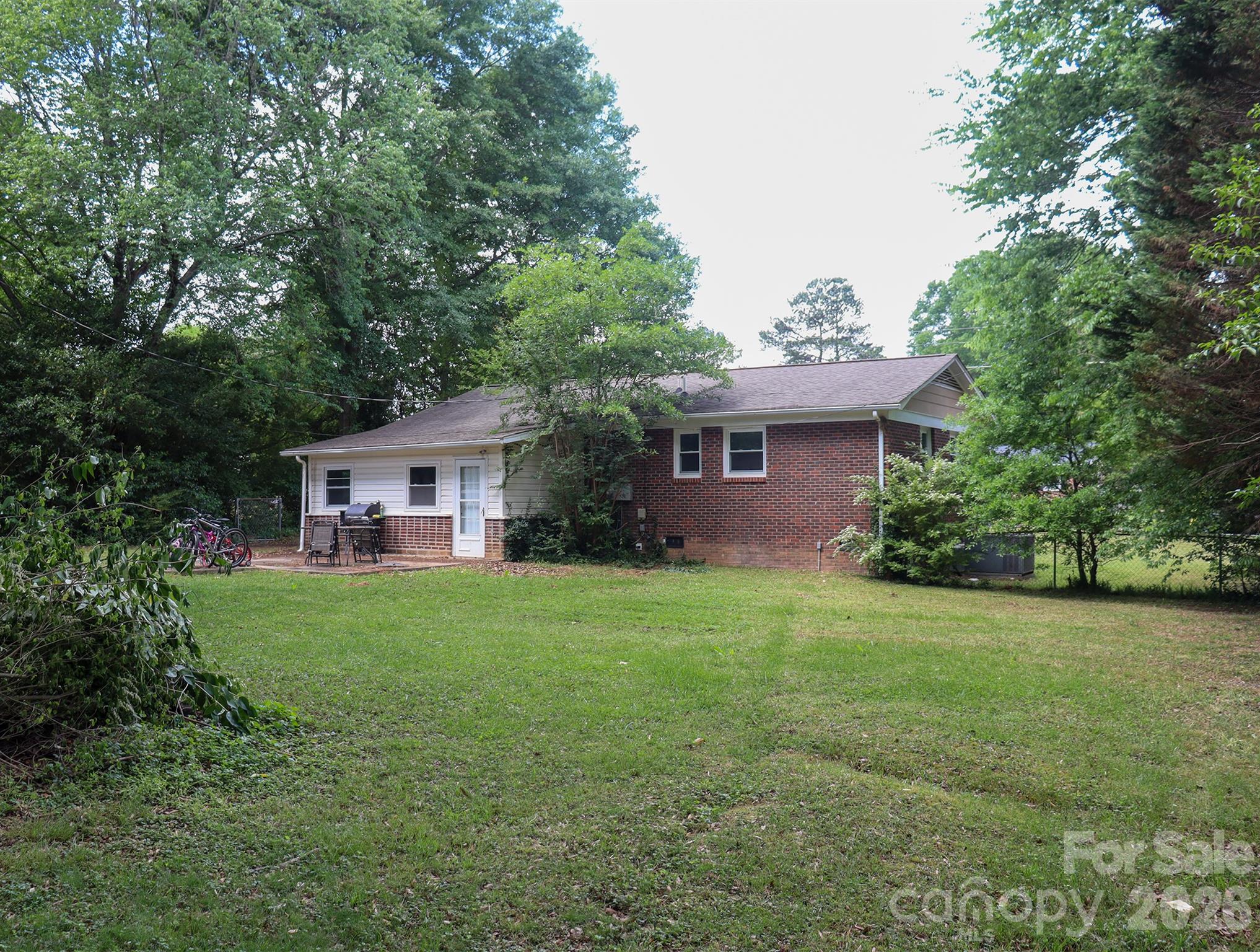Single Family Residence at 1006 Iris Drive, Gastonia, photo 28 of 30
