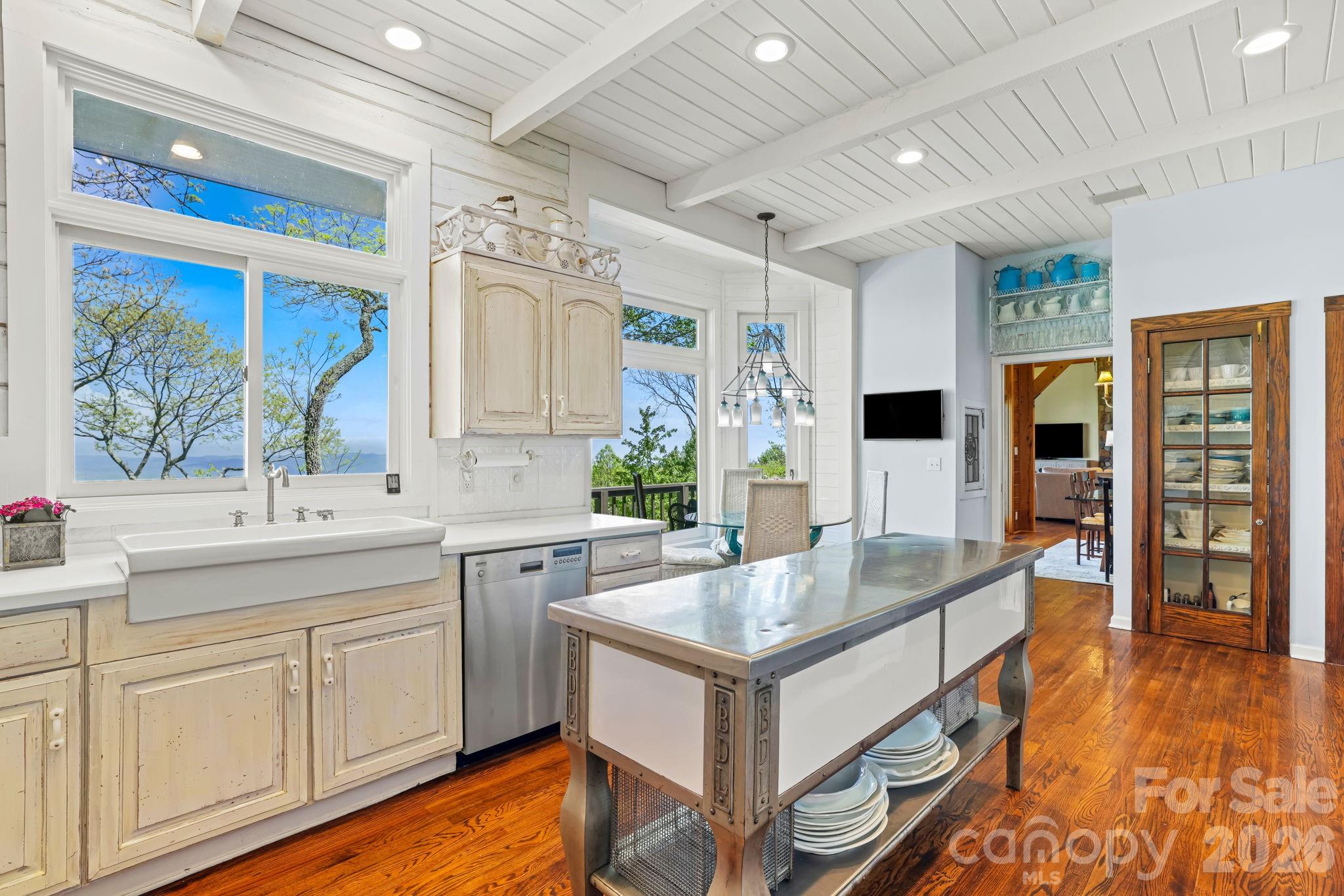 Chef's Kitchen - 1052 Toxaway Drive, Lake Toxaway