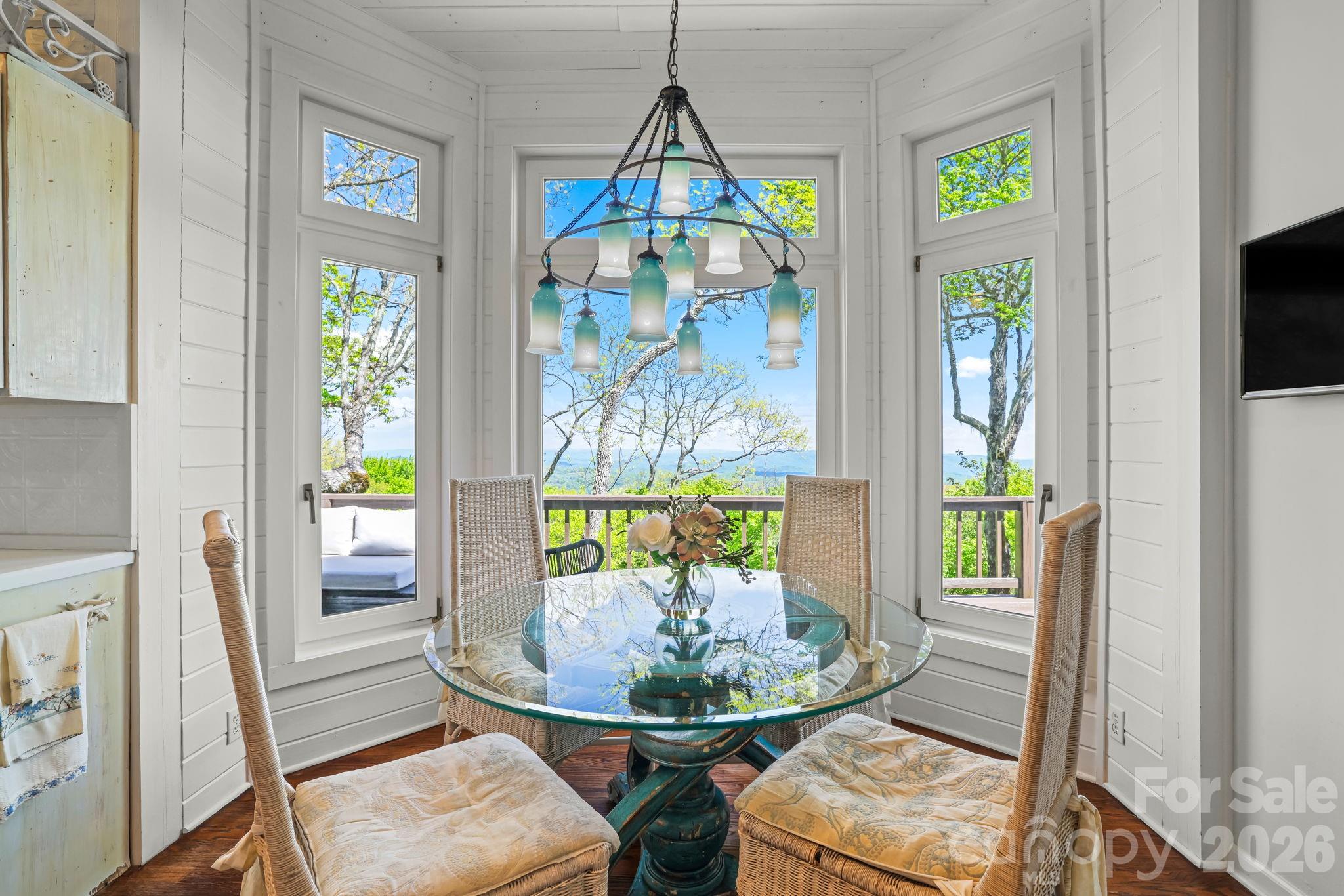 Casual Dining - 1052 Toxaway Drive, Lake Toxaway