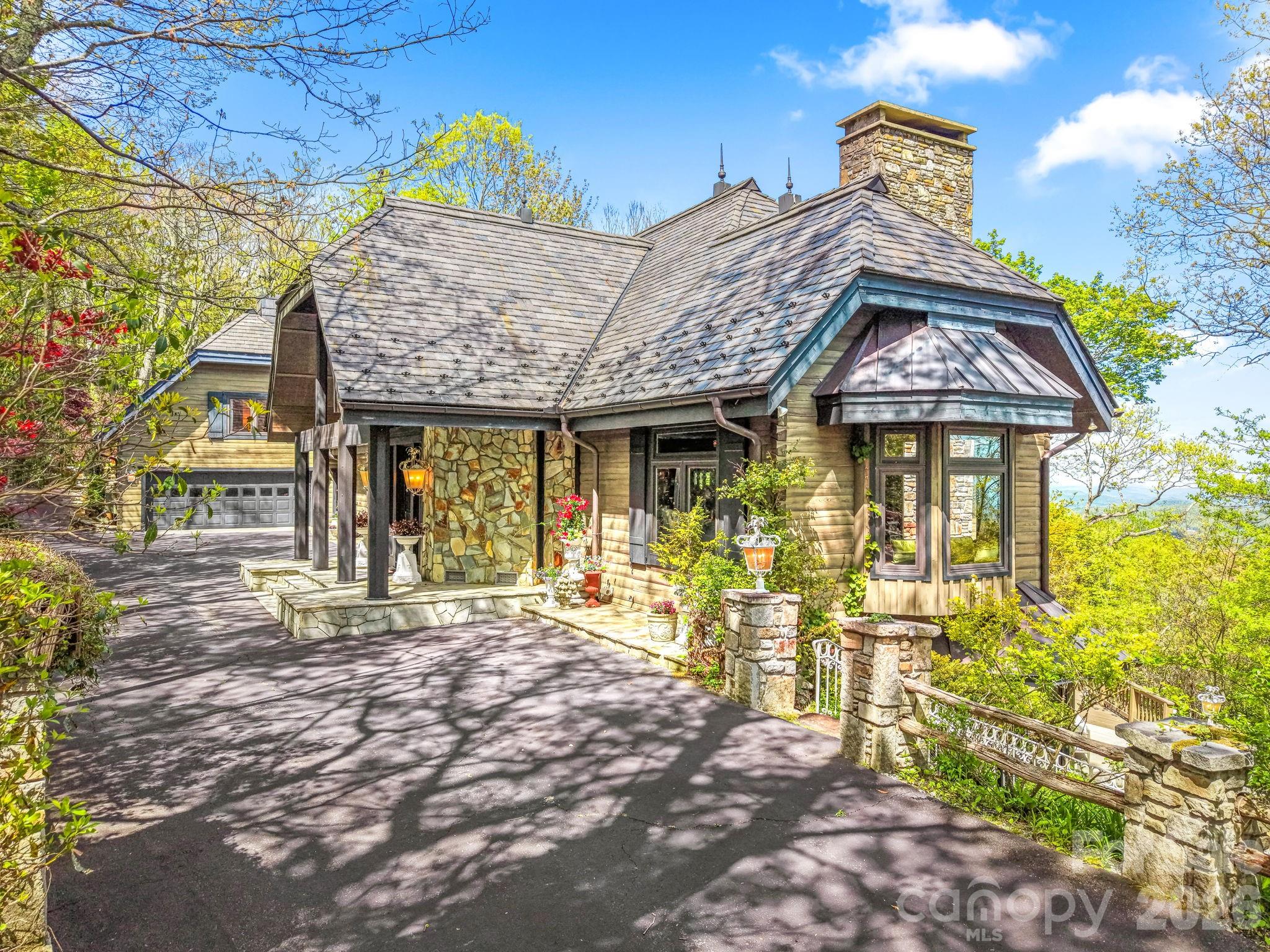 1052 Toxaway Dr - 1052 Toxaway Drive, Lake Toxaway