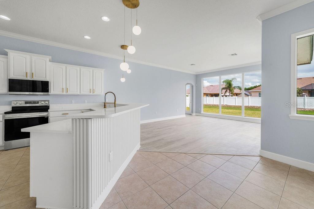 opened concept kitchen - 258 TERRANOVA BLVD, WINTER HAVEN
