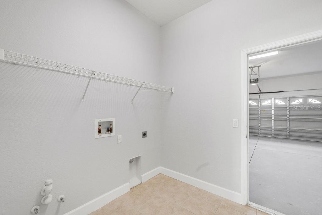 laundry room - 258 TERRANOVA BLVD, WINTER HAVEN