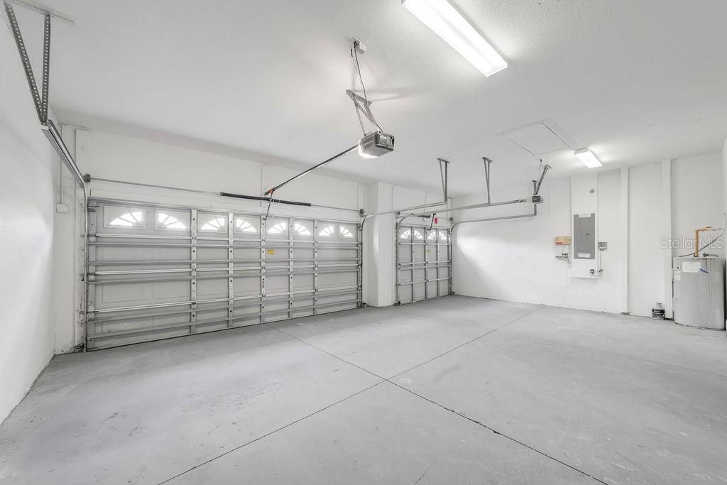 garage - 258 TERRANOVA BLVD, WINTER HAVEN