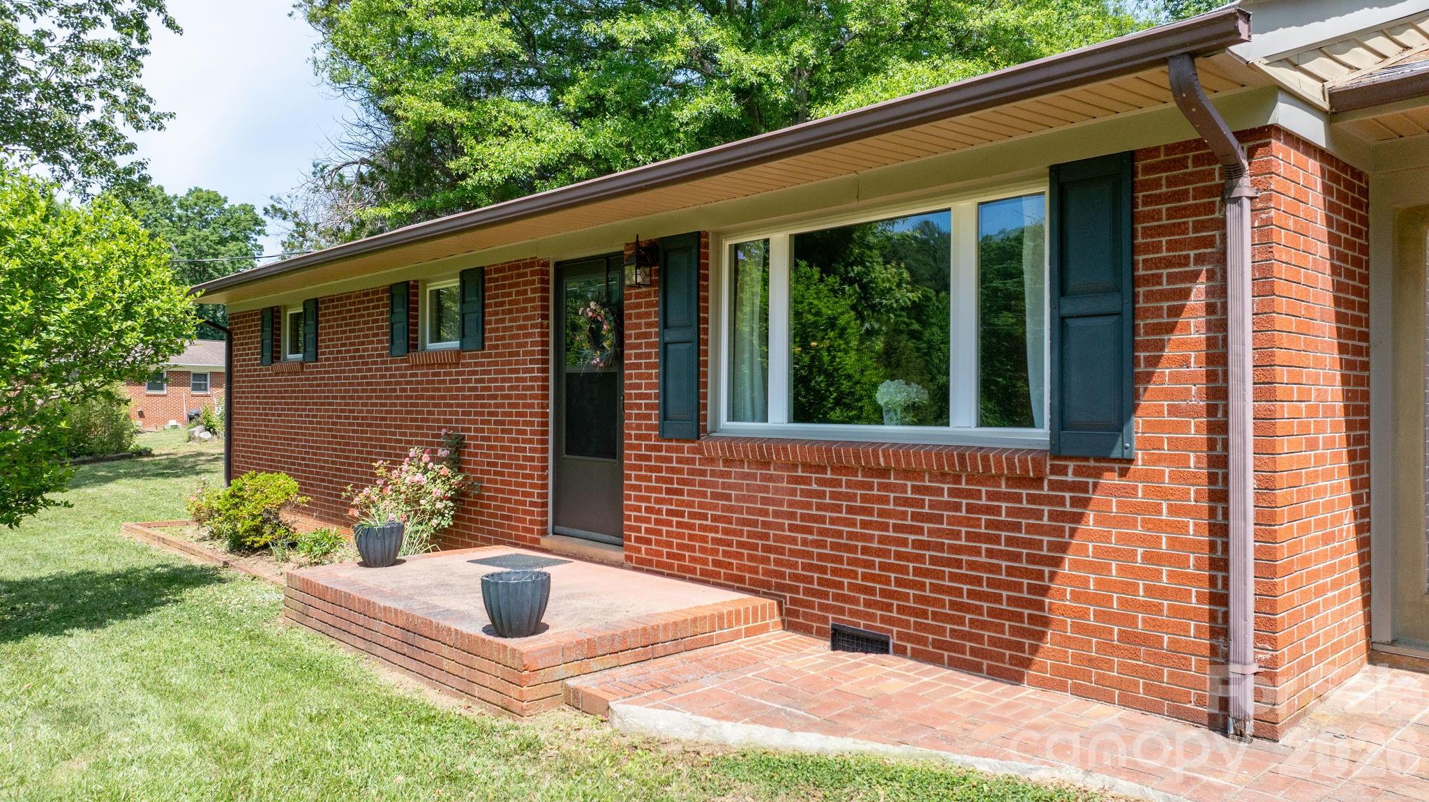 Single Family Residence at 2881 Highline Avenue, Valdese, photo 2 of 30