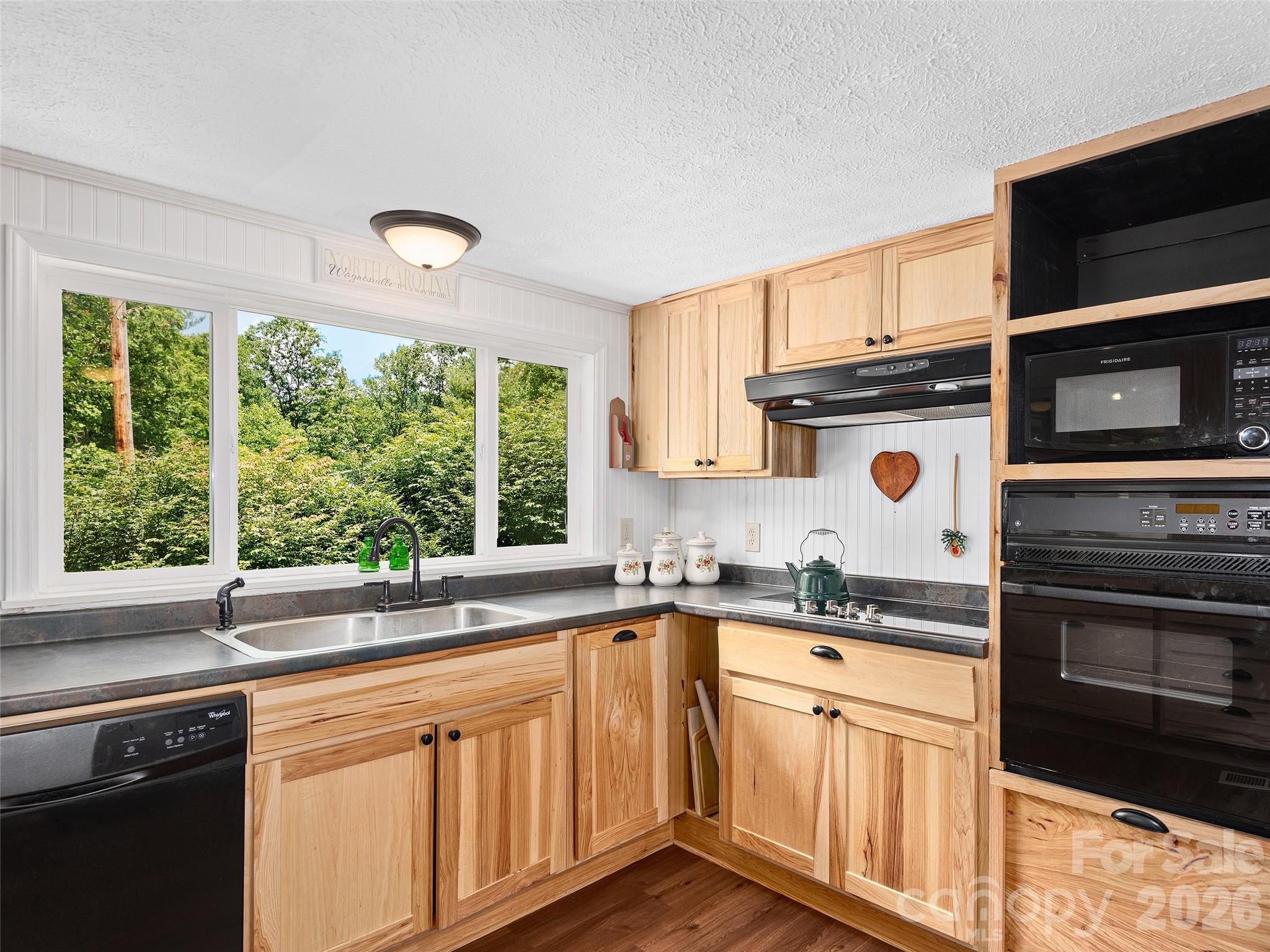 Single Family Residence at 185 Indian Springs Road, Clyde, photo 10 of 23