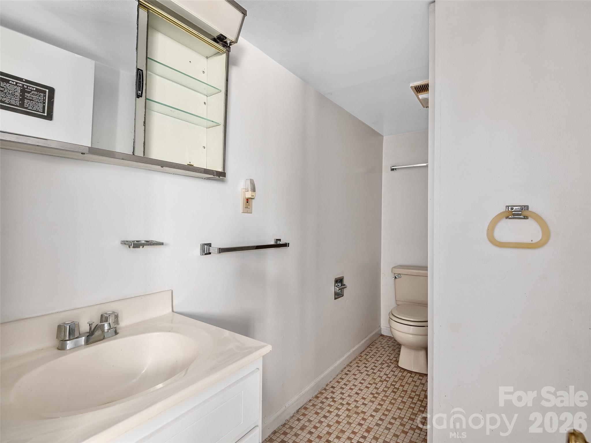 Single Family Residence at 185 Indian Springs Road, Clyde, photo 20 of 23