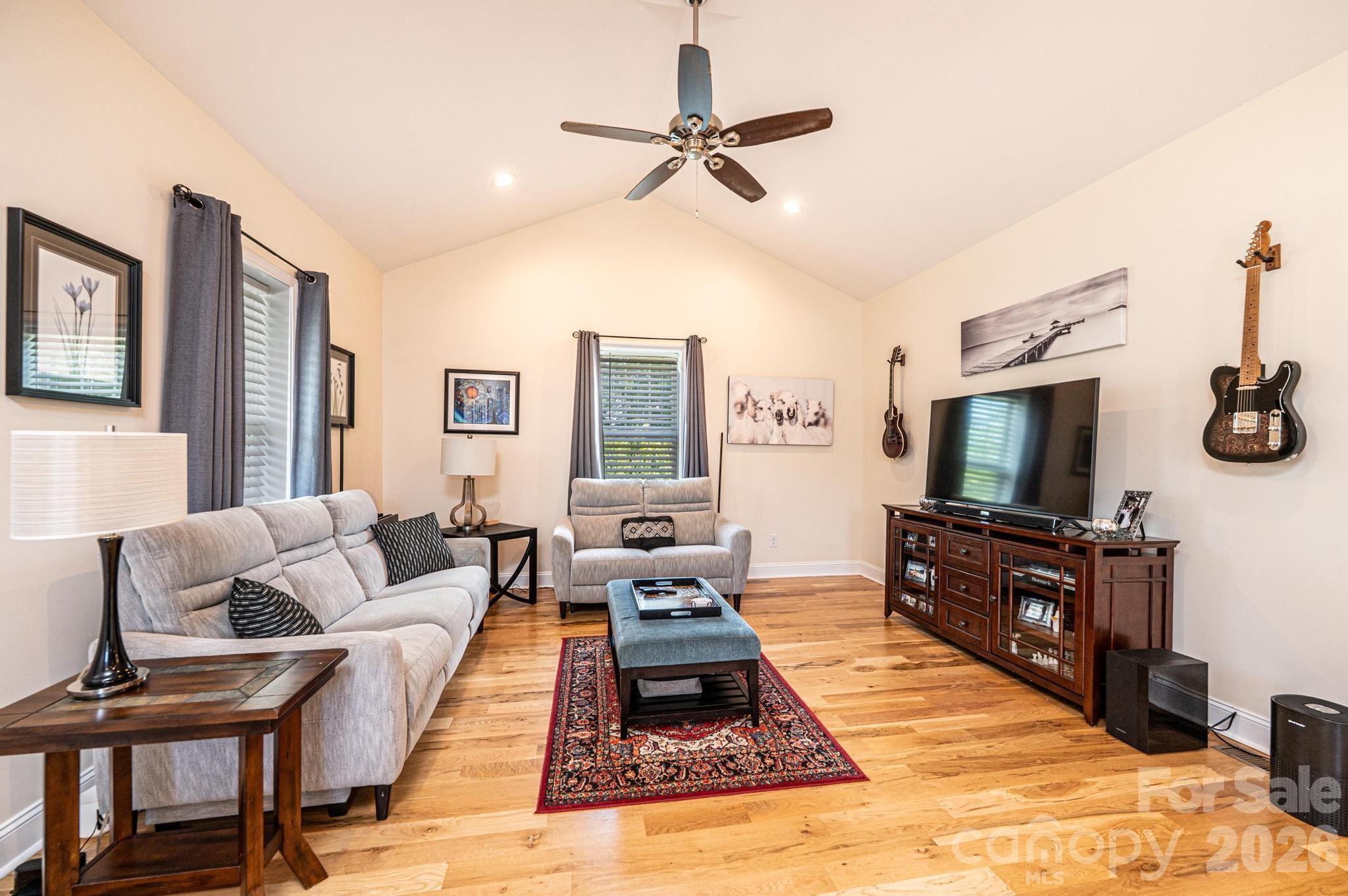 Single Family Residence at 1092 33rd Avenue Loop NE, Hickory, photo 11 of 47