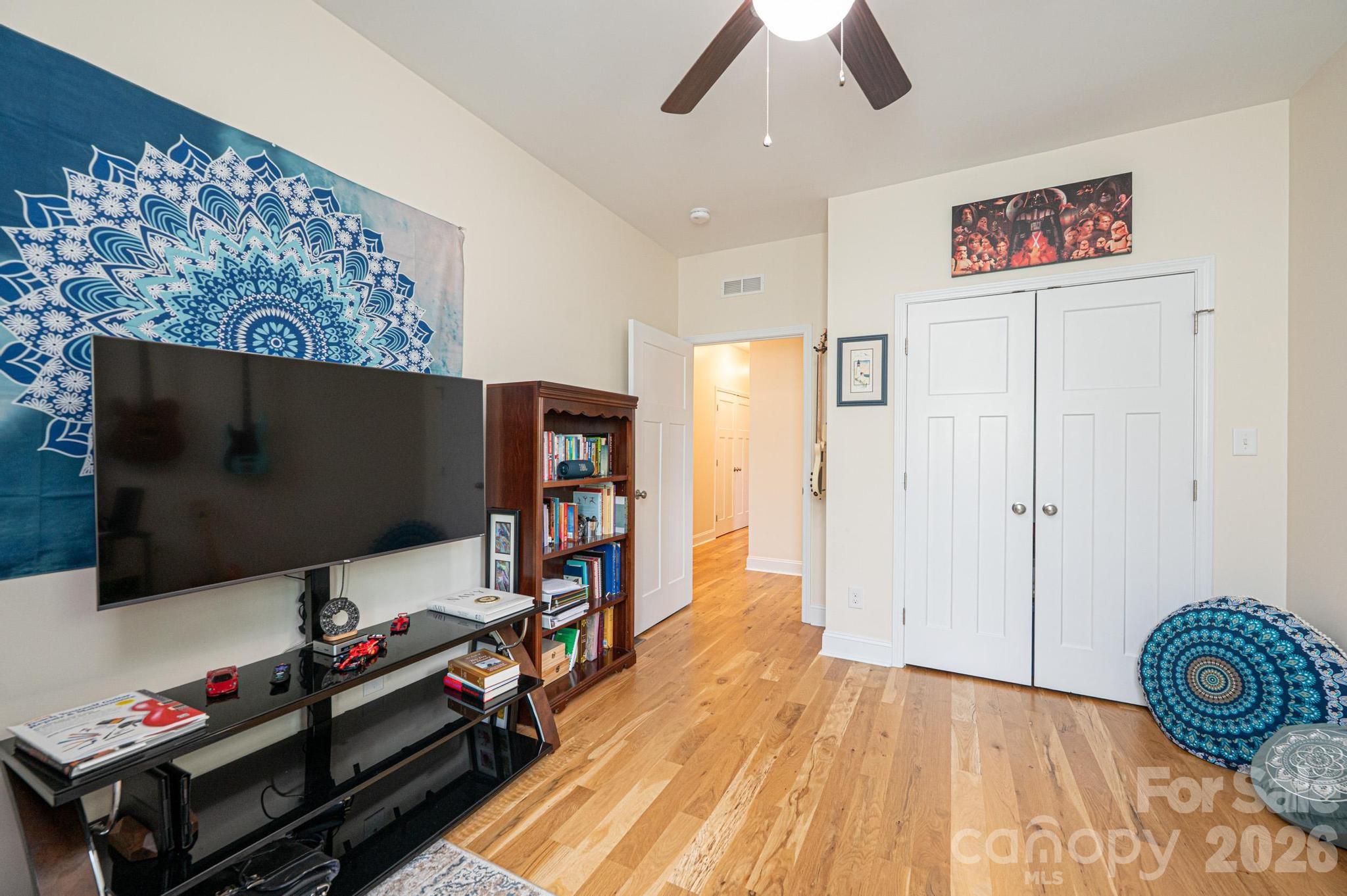 Single Family Residence at 1092 33rd Avenue Loop NE, Hickory, photo 23 of 47