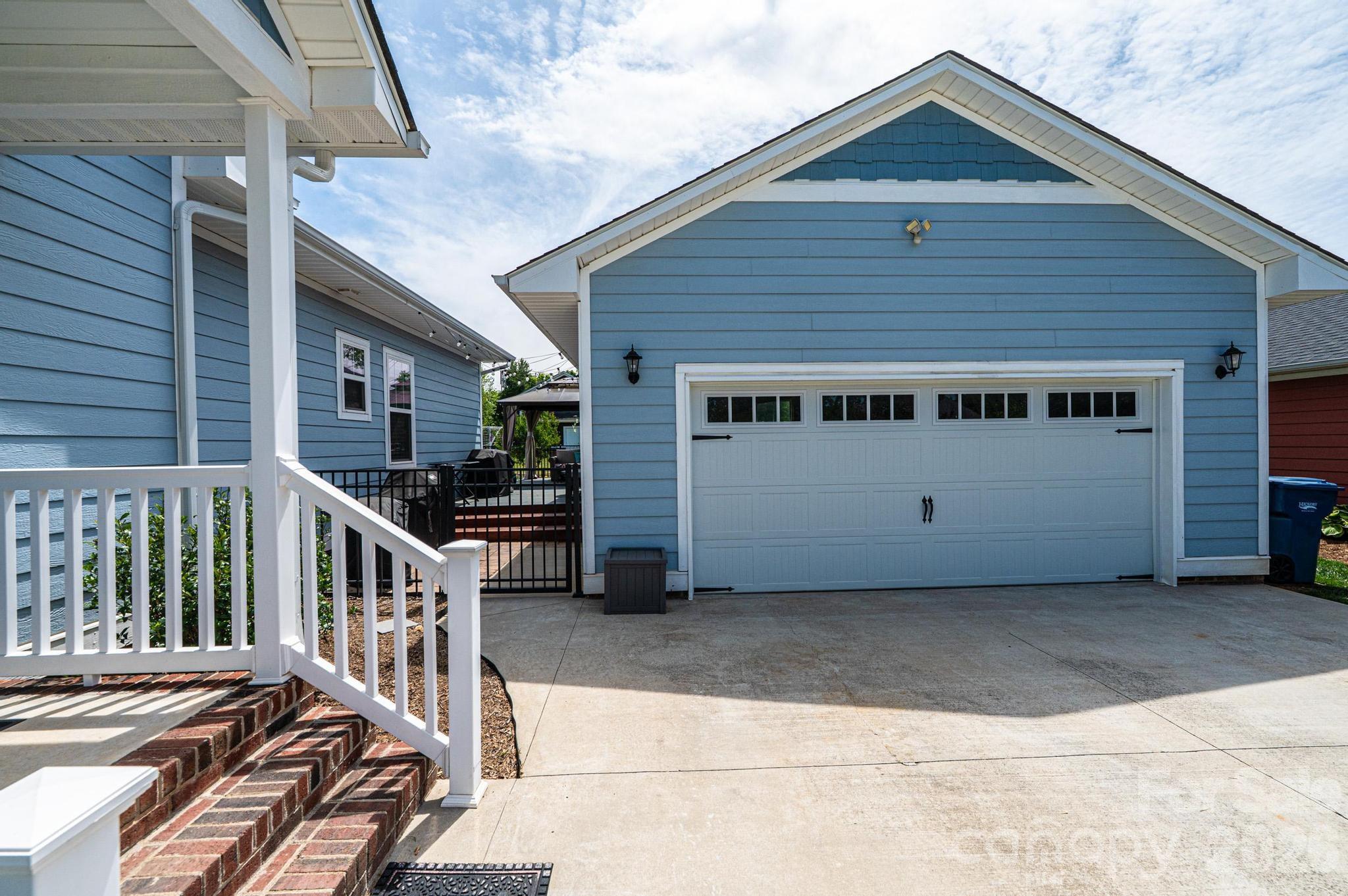 Single Family Residence at 1092 33rd Avenue Loop NE, Hickory, photo 35 of 47