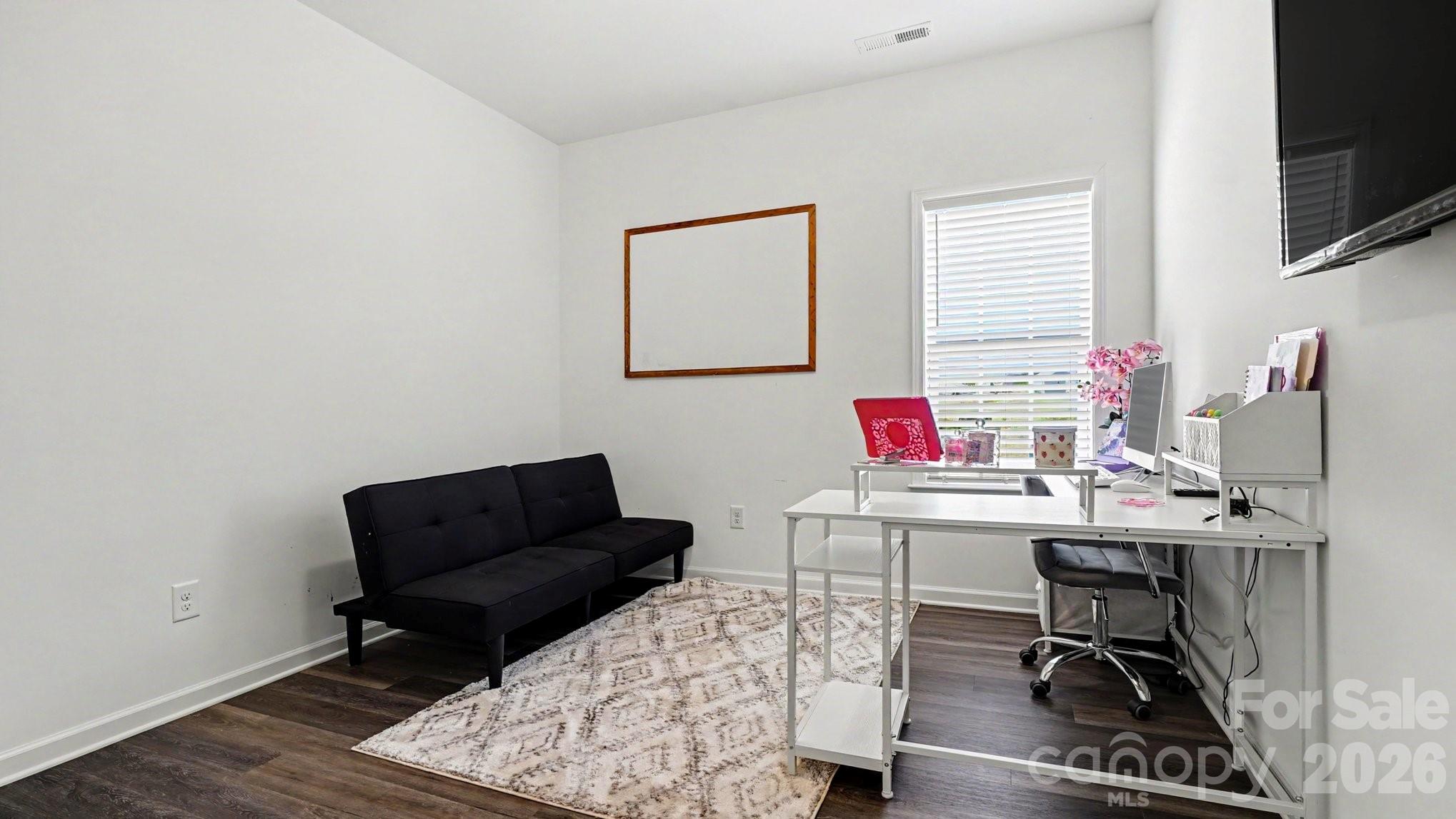 Main level bedroom - 178 Wickham Court, Clemmons