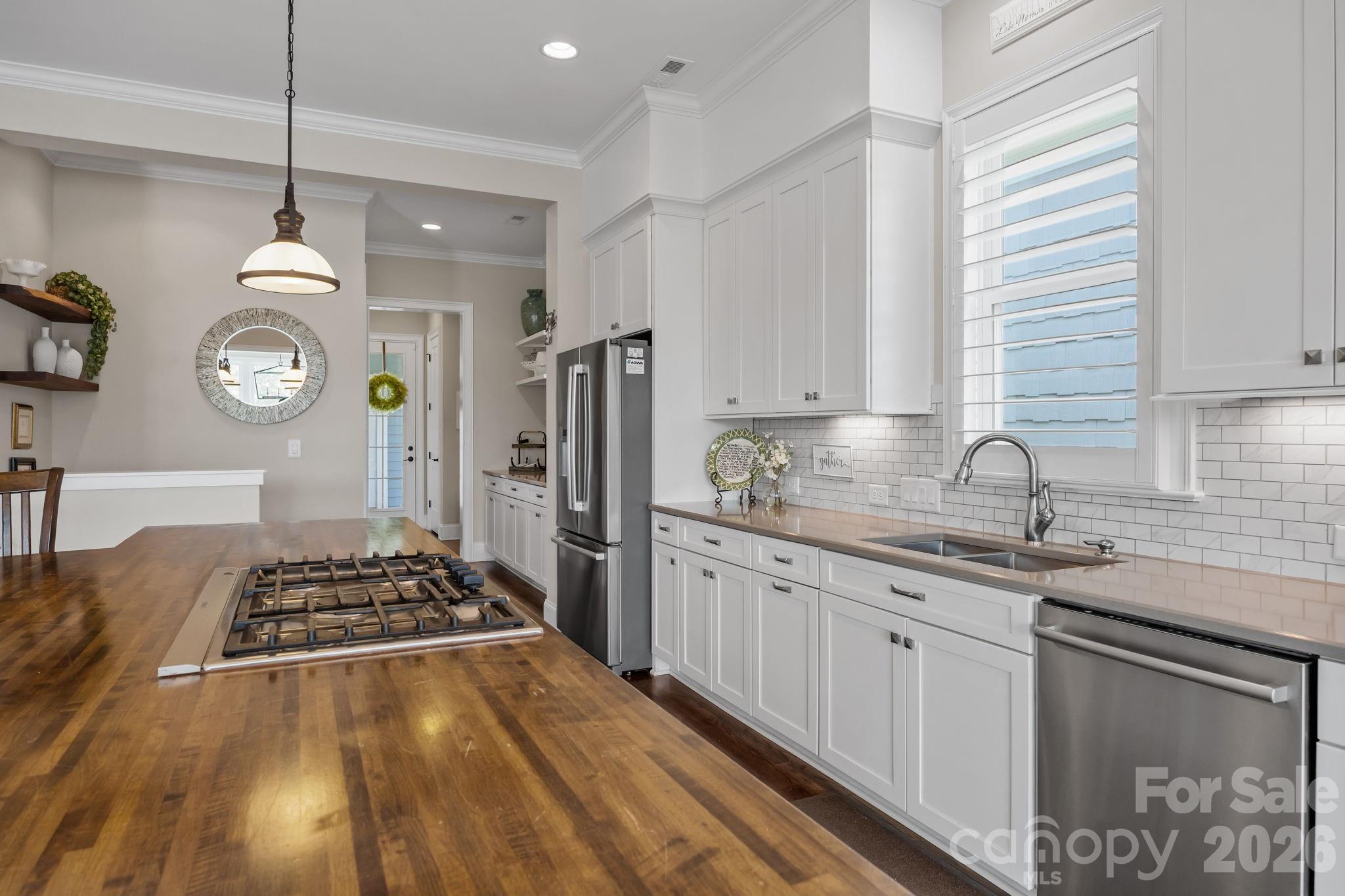Single Family Residence at 122 Sisters Cove Court, Mooresville, photo 14 of 48