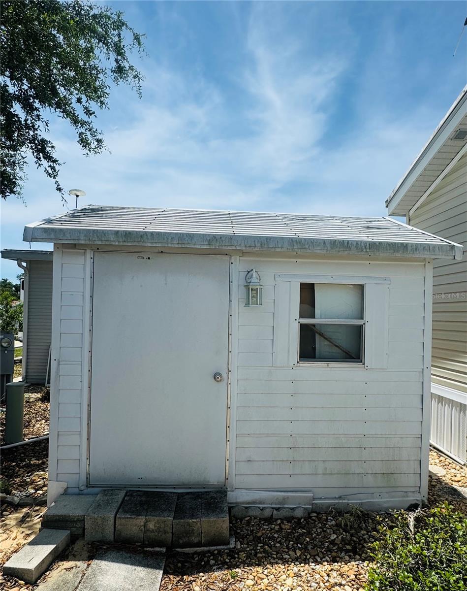 Shed with electric - 300 ROYAL TROON LOOP, DAVENPORT