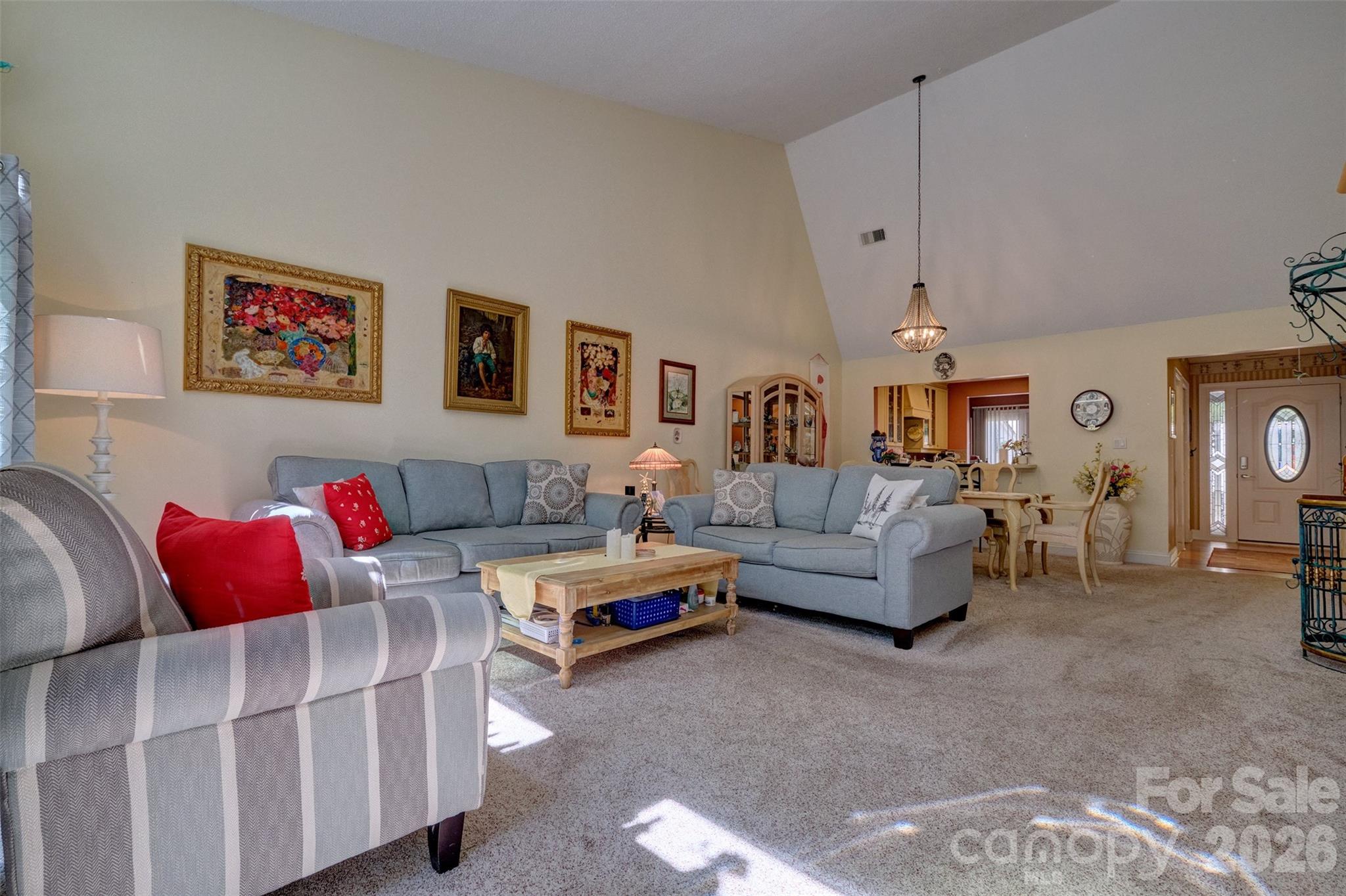 Spacious great room - 114 Pine Grove Circle, Lake Wylie