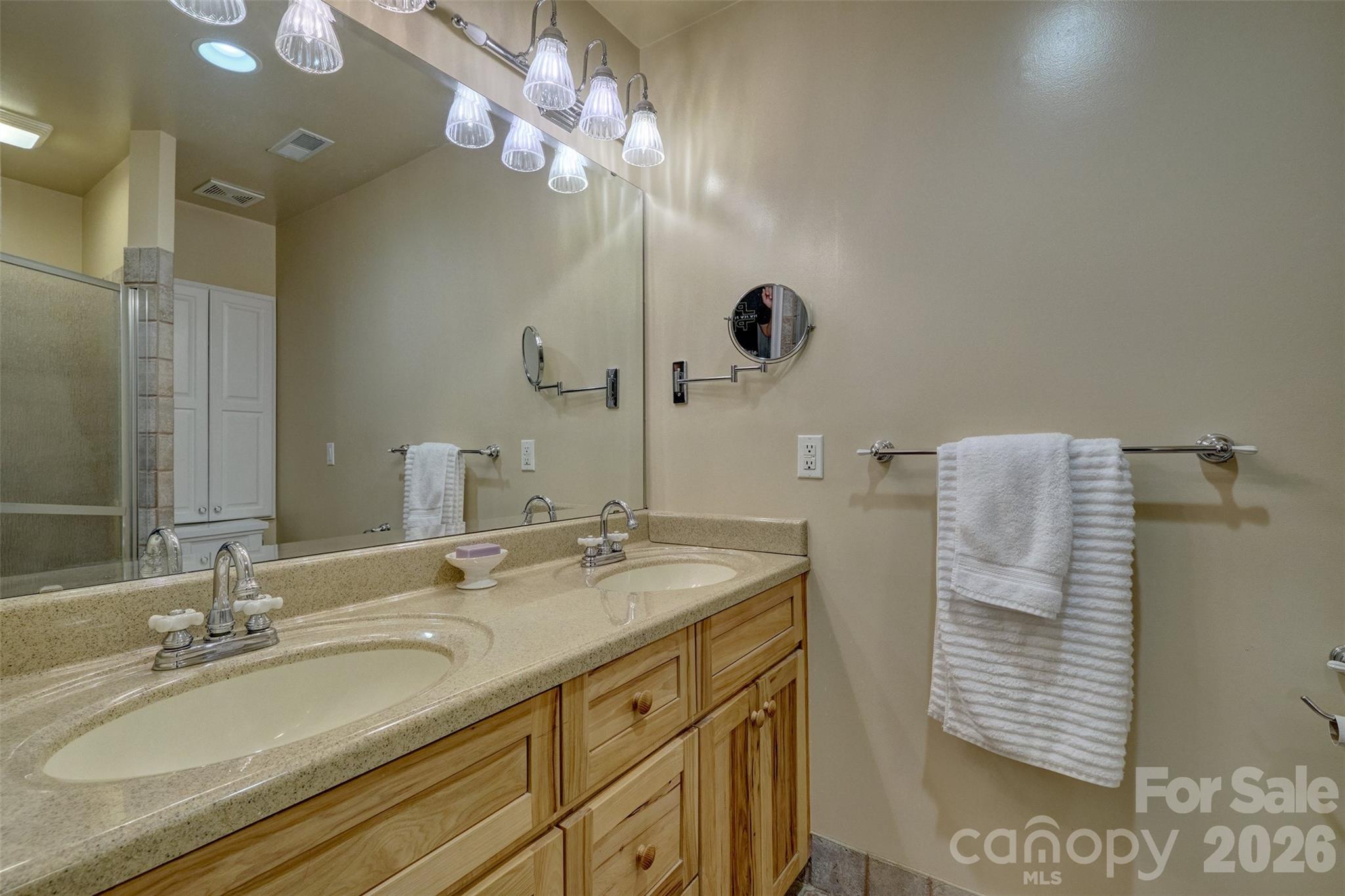 Full bath - 114 Pine Grove Circle, Lake Wylie