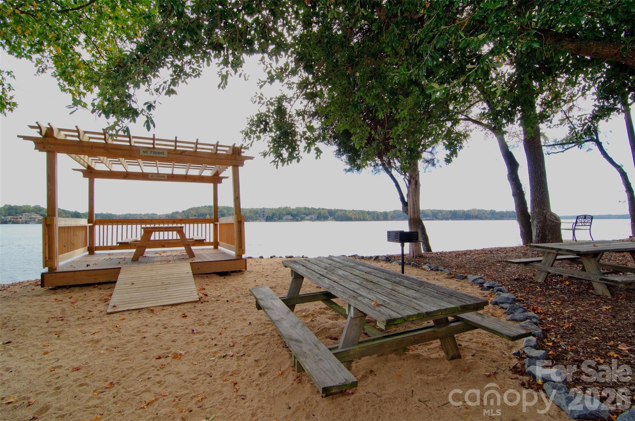 Community lakeside park - 114 Pine Grove Circle, Lake Wylie
