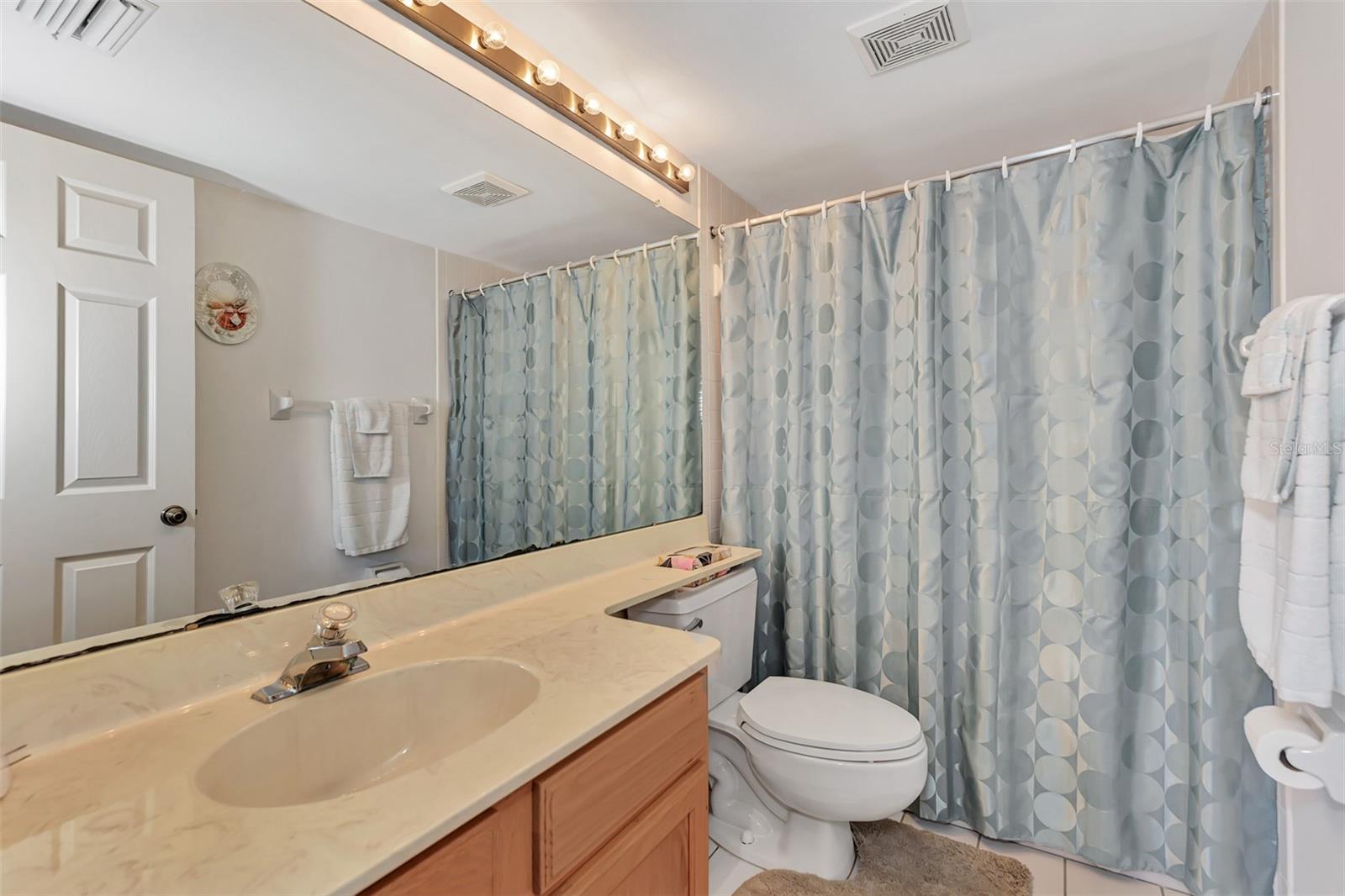 Guest Bath - 841 WEXFORD BLVD #841, VENICE