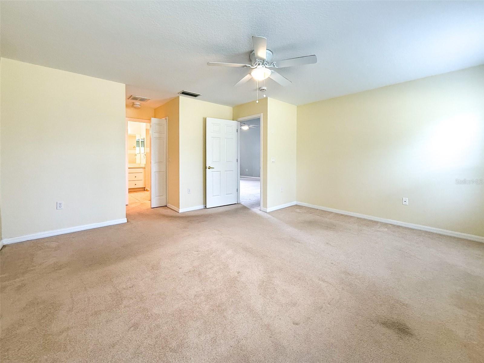 Villa at 18037 BAYWOOD FOREST DR, HUDSON, photo 18 of 45