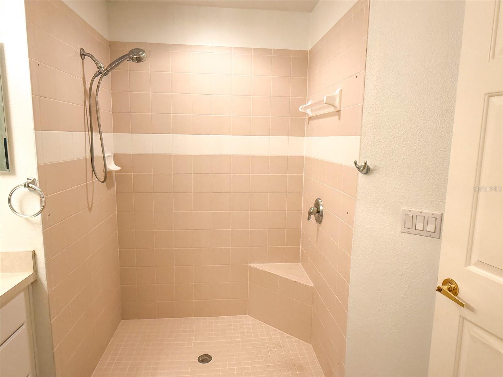 Villa at 18037 BAYWOOD FOREST DR, HUDSON, photo 21 of 45