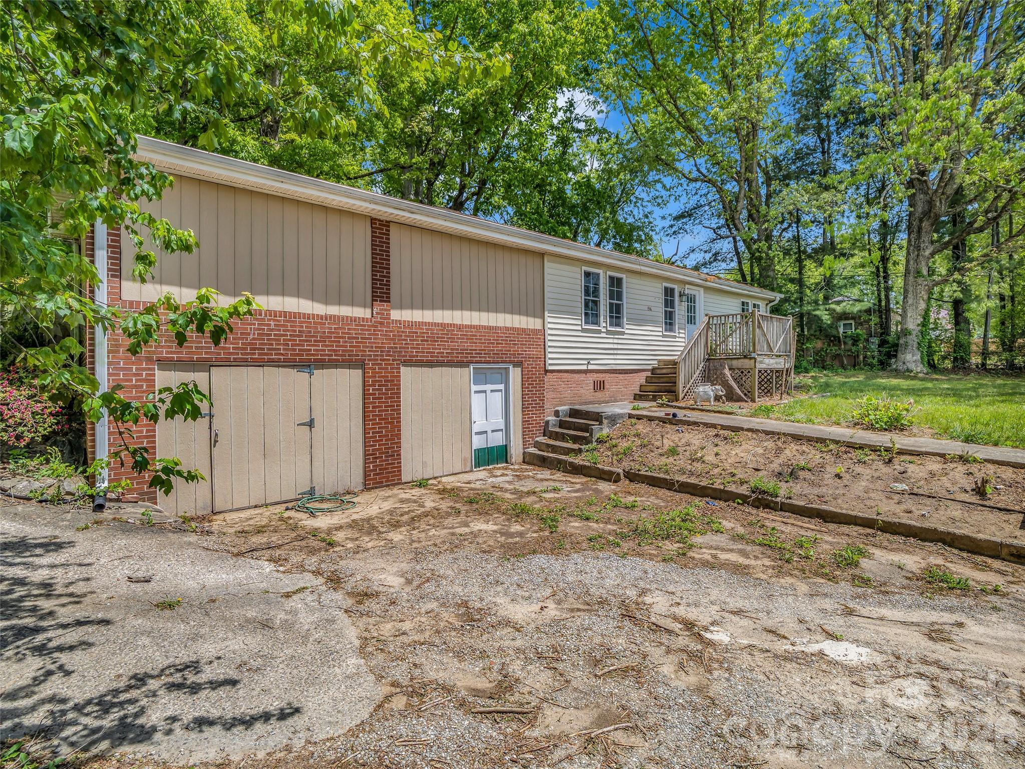 Single Family Residence at 1916 Old Spartanburg Road, Hendersonville, photo 4 of 29