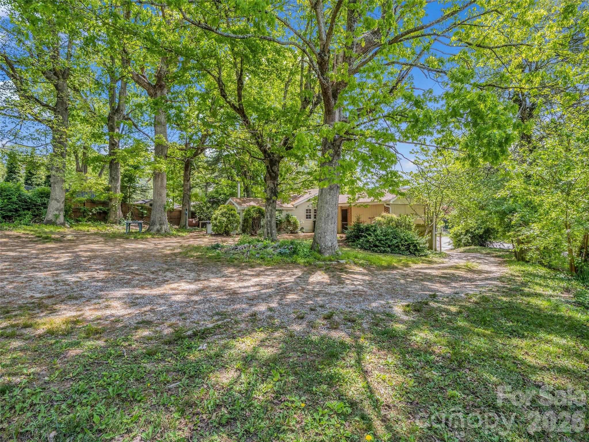 Single Family Residence at 1916 Old Spartanburg Road, Hendersonville, photo 10 of 29