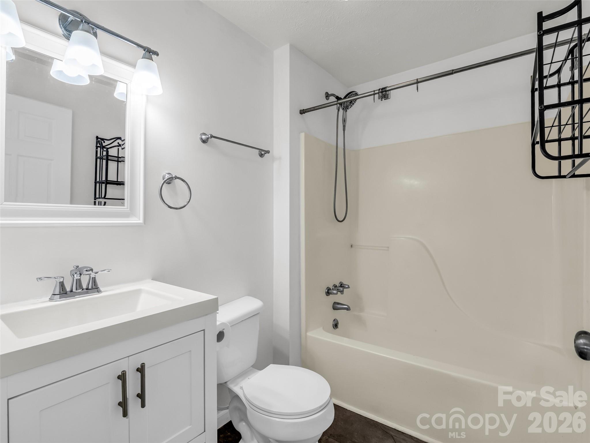 Full Bathroom - 1916 Old Spartanburg Road, Hendersonville